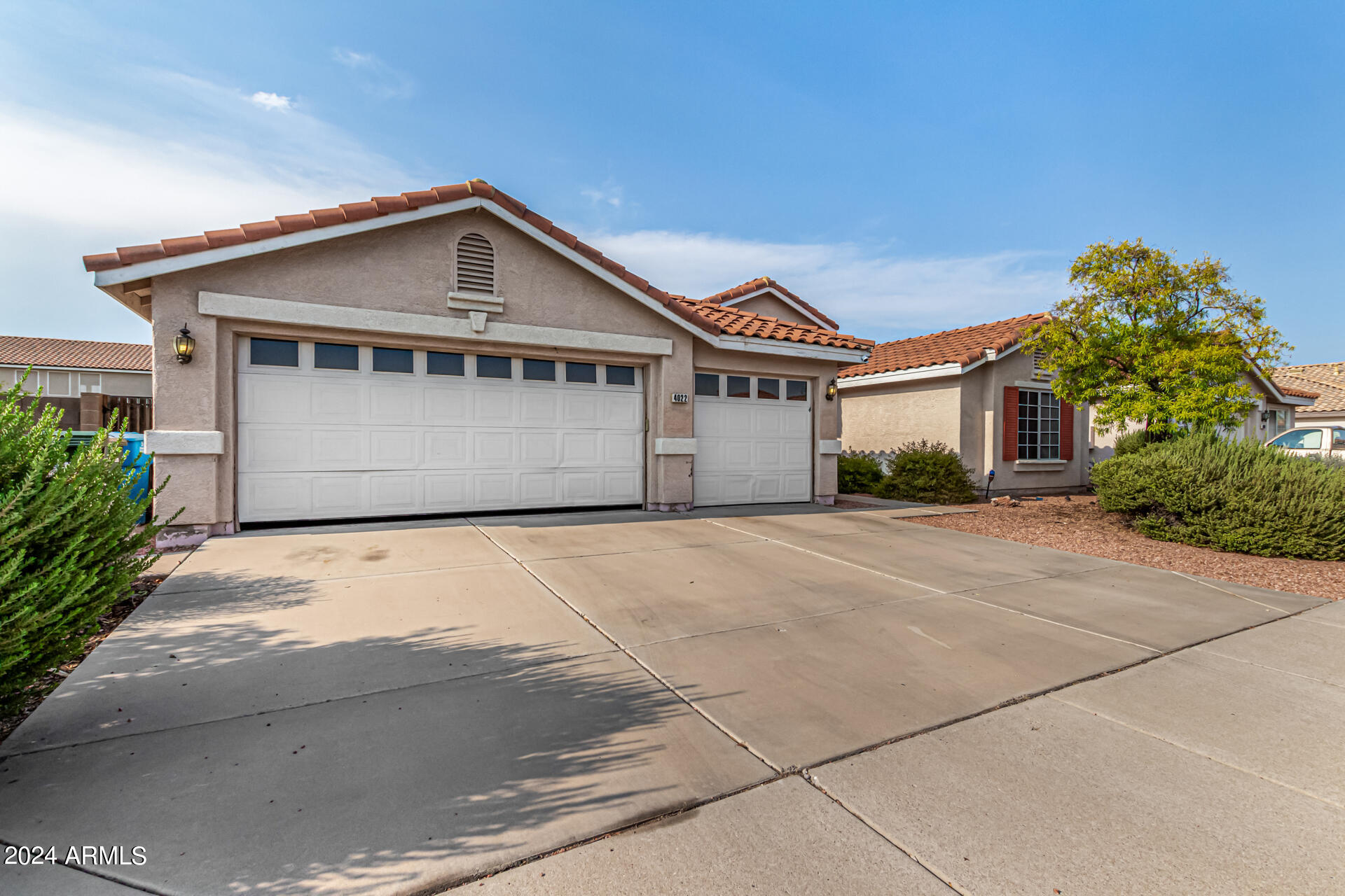 4022 W CHARTER OAK Road