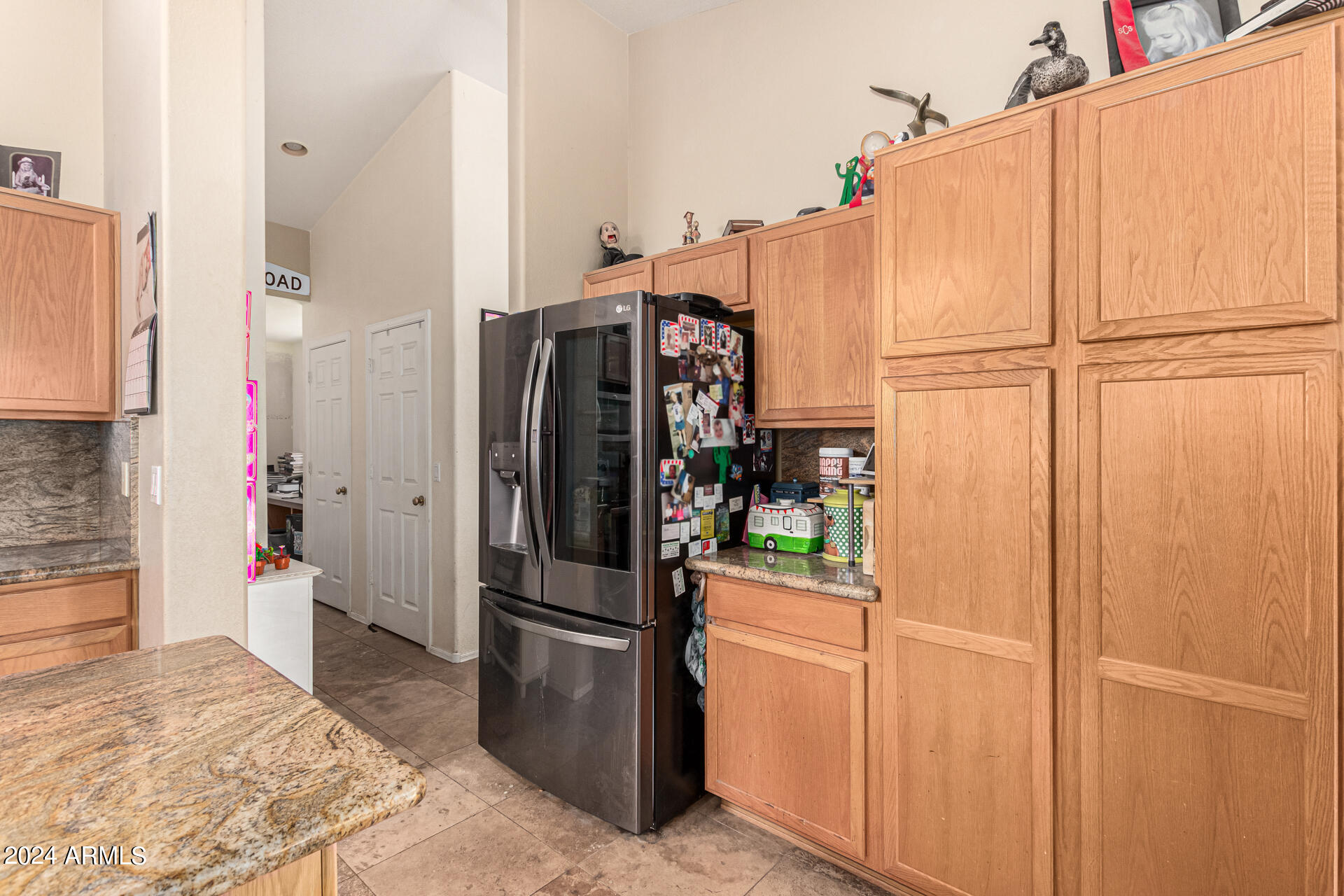 4022 W CHARTER OAK Road