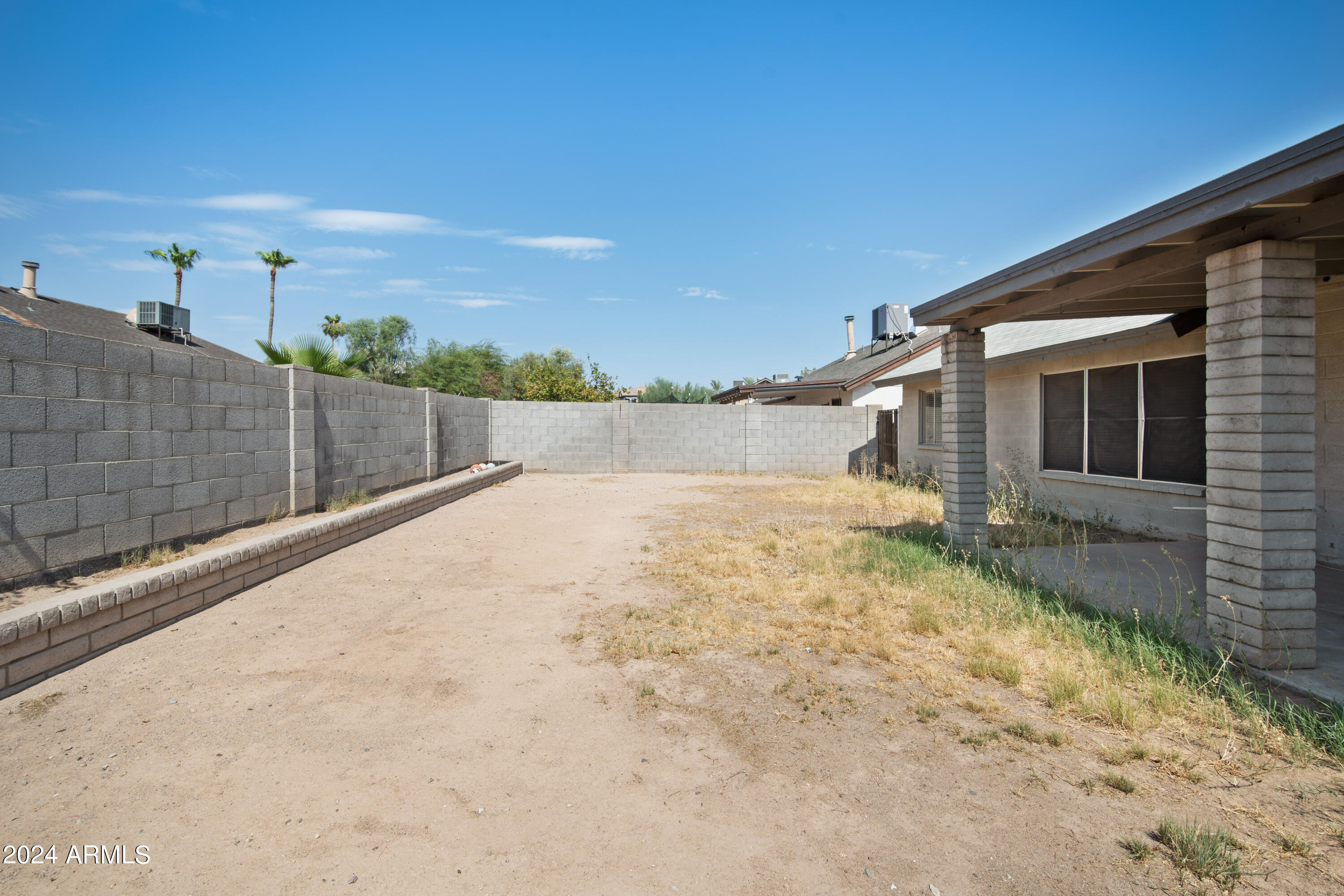 10122 W ORANGE Drive