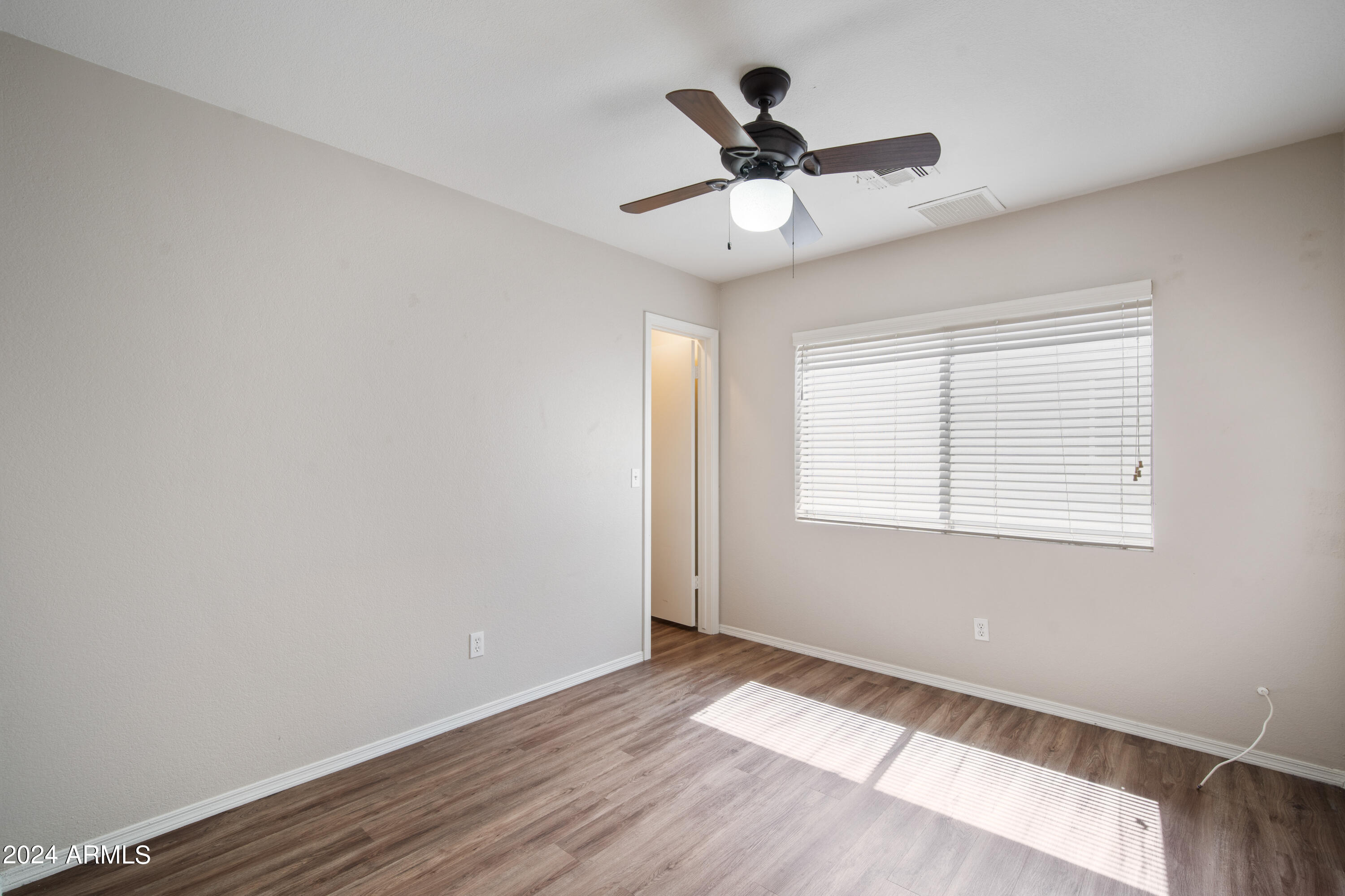 10122 W ORANGE Drive