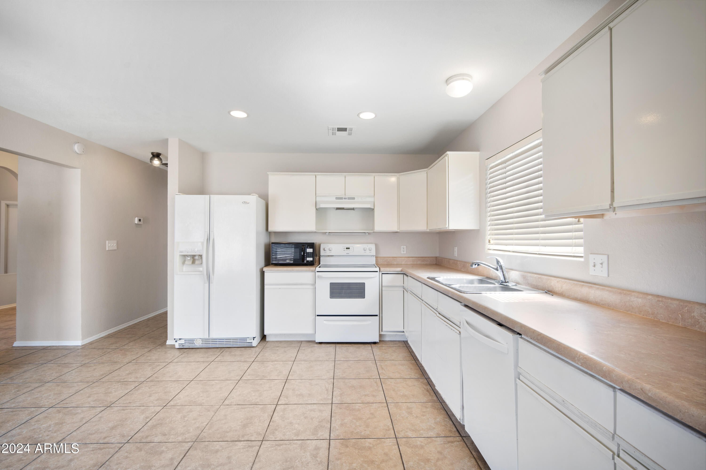 10122 W ORANGE Drive