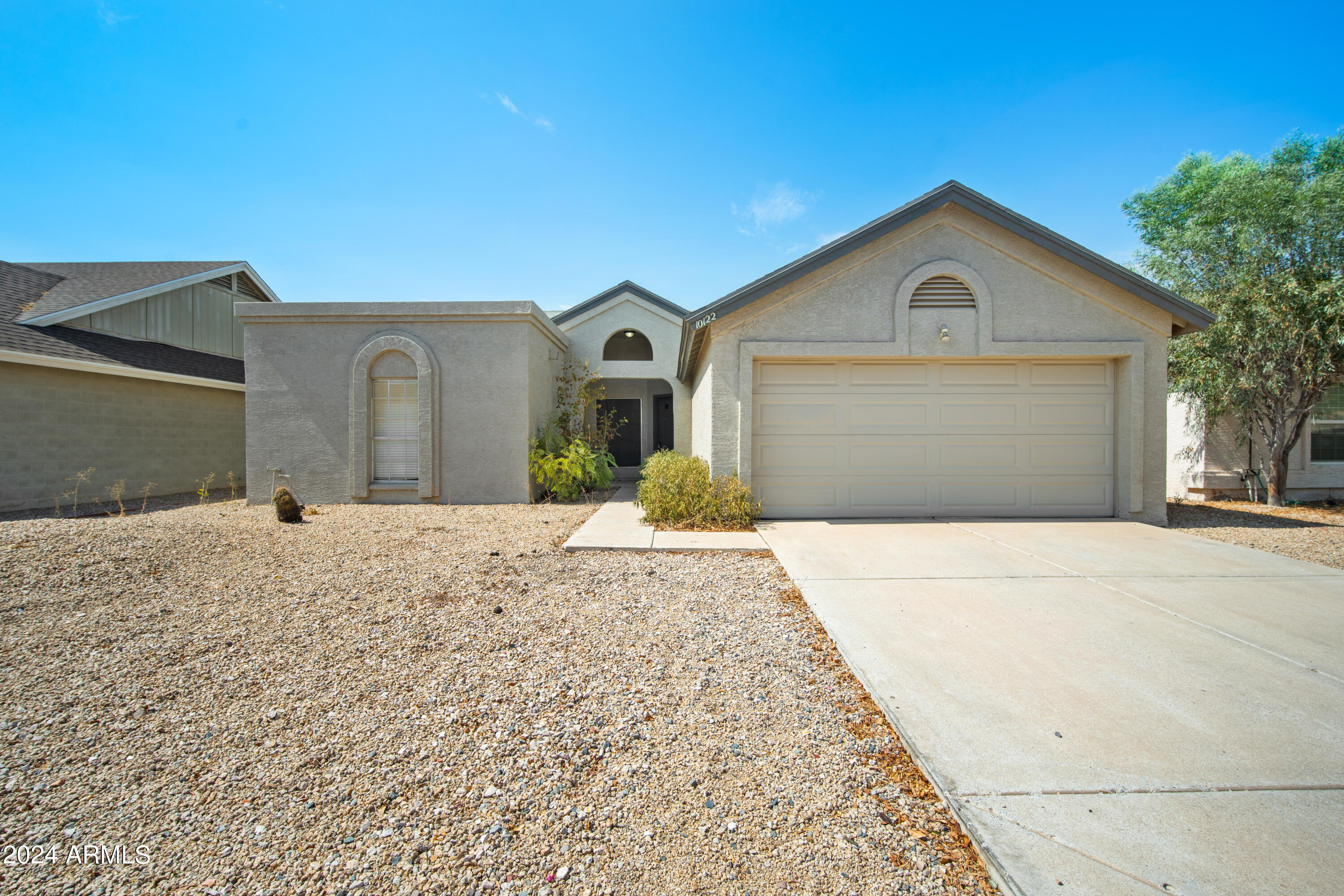 10122 W ORANGE Drive