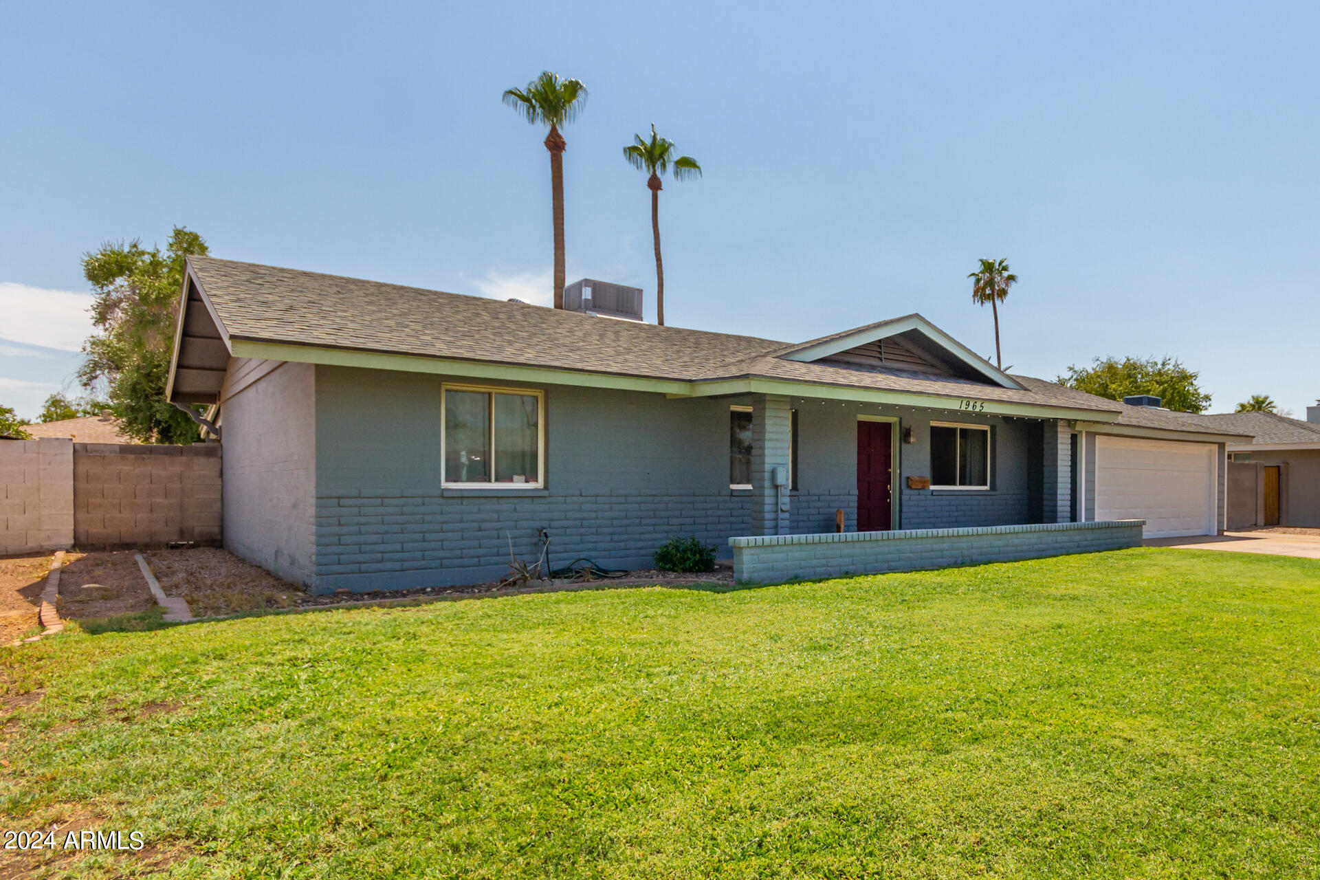 1965 E LAGUNA Drive