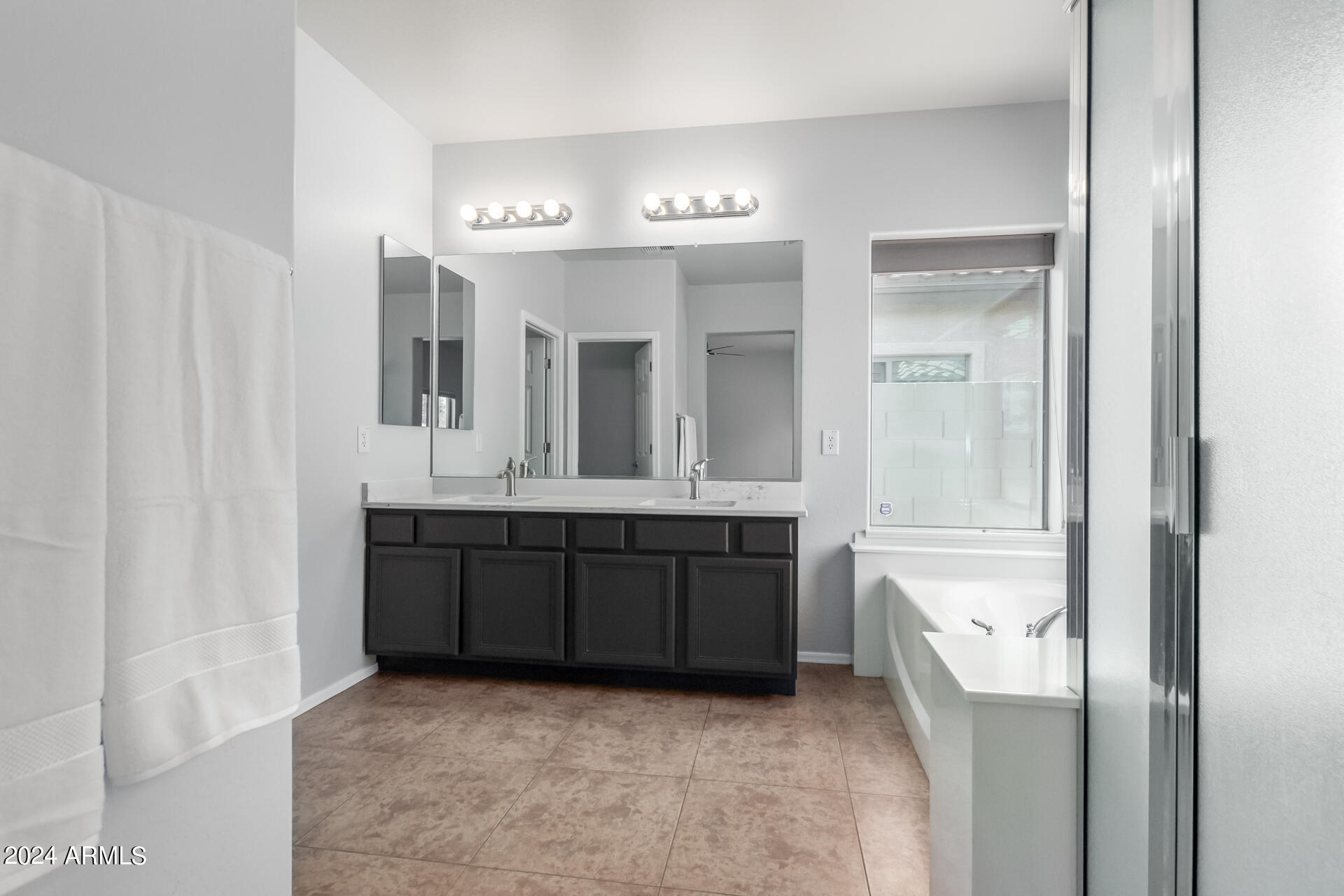 2318 W KACHINA Trail