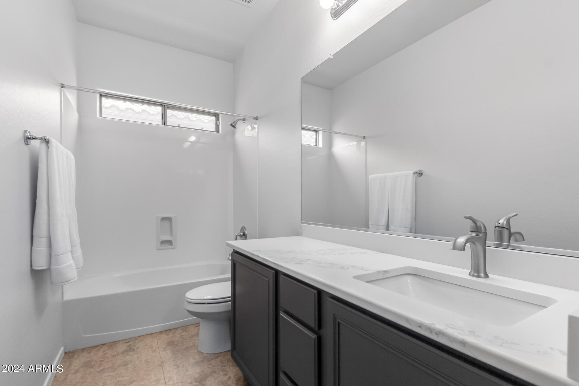 2318 W KACHINA Trail