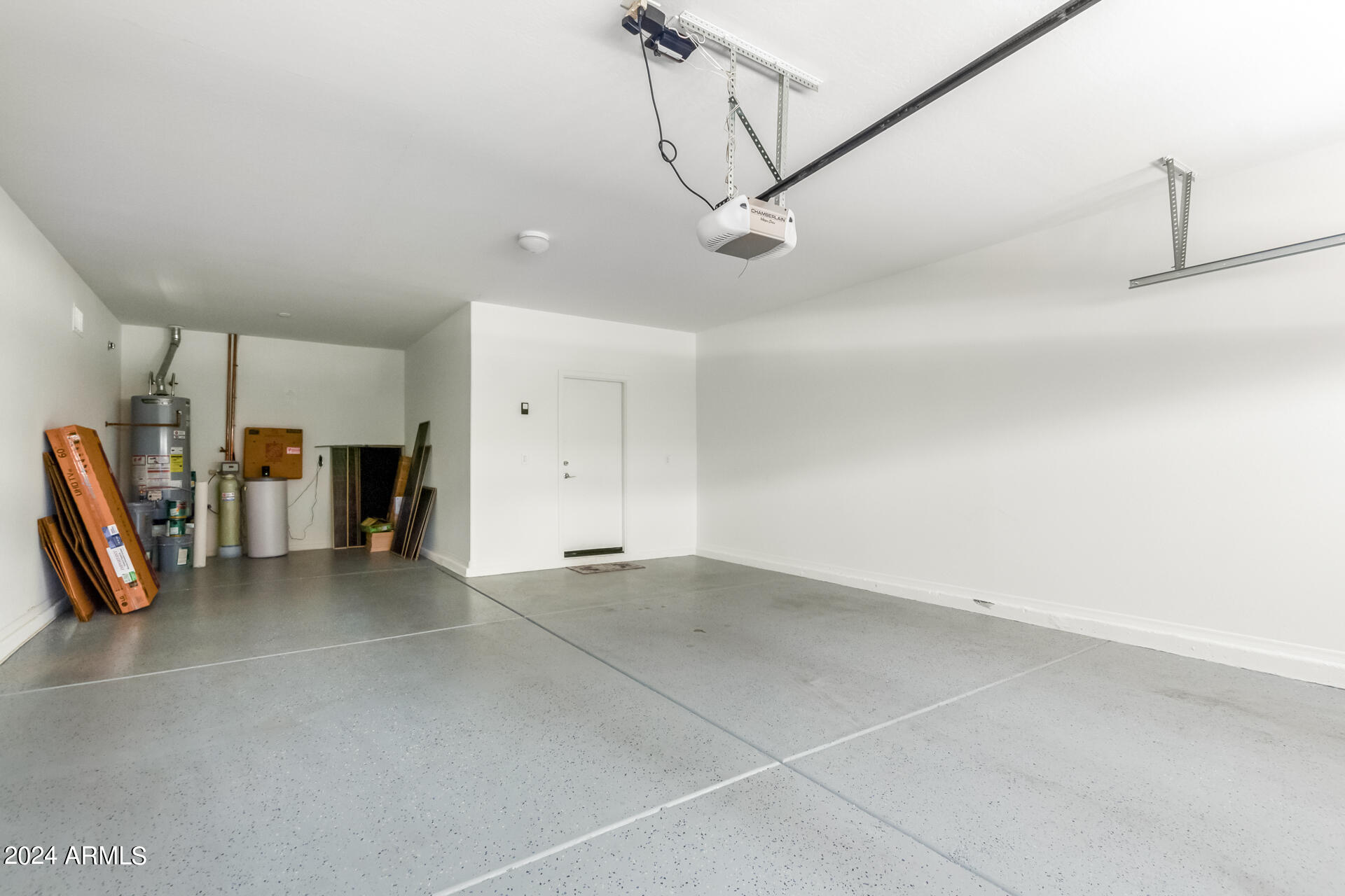 2318 W KACHINA Trail