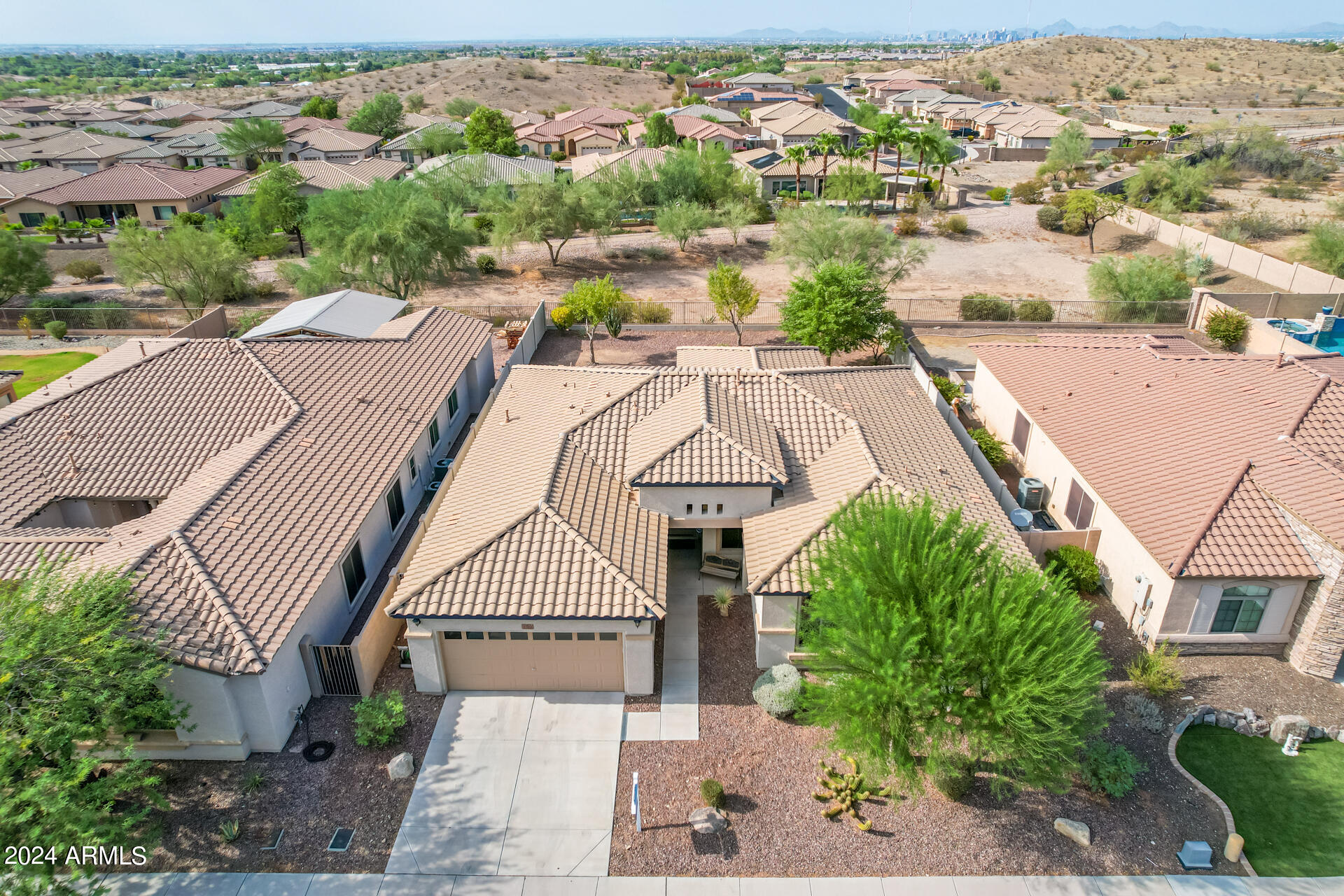 2318 W KACHINA Trail