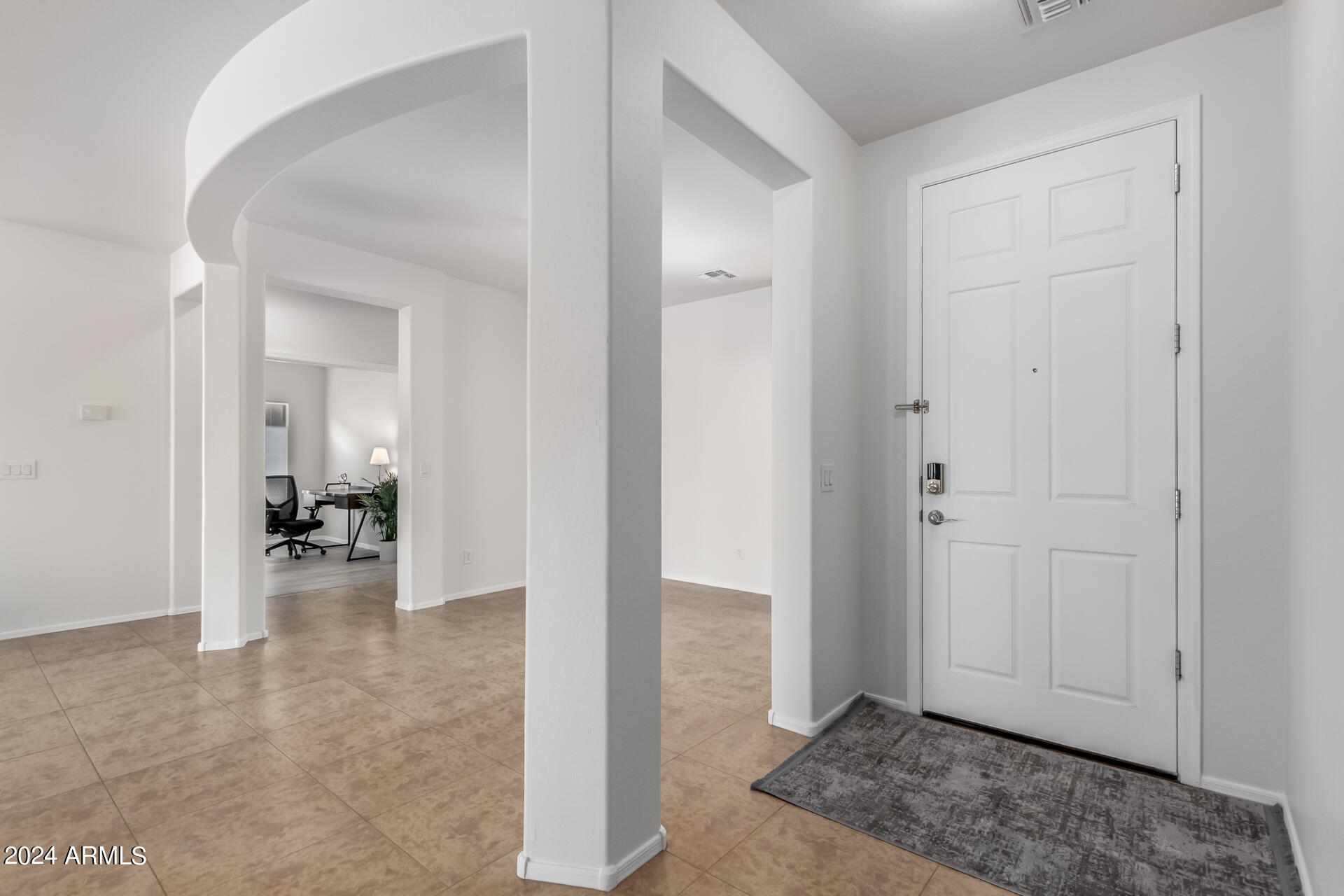 2318 W KACHINA Trail
