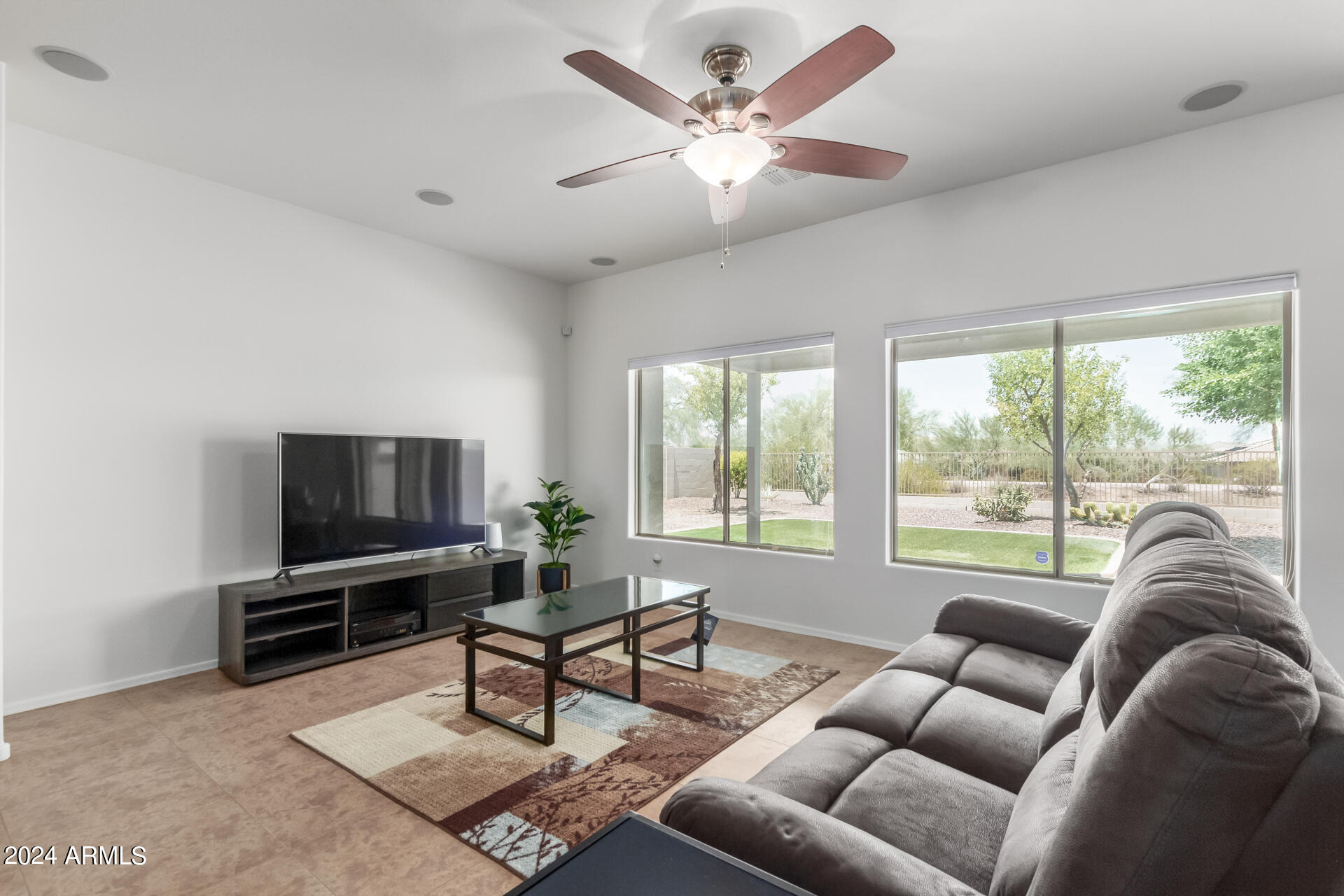 2318 W KACHINA Trail