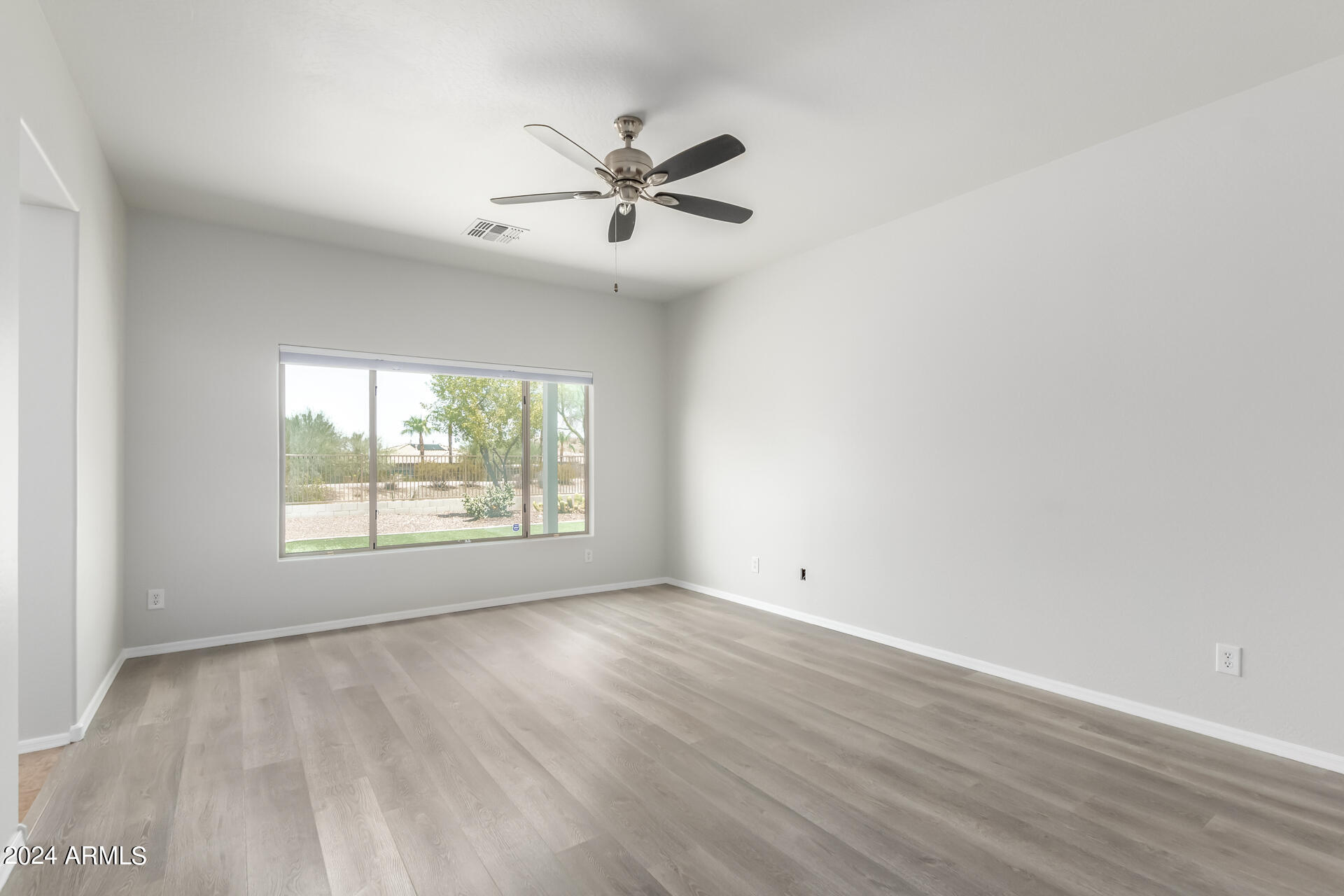 2318 W KACHINA Trail