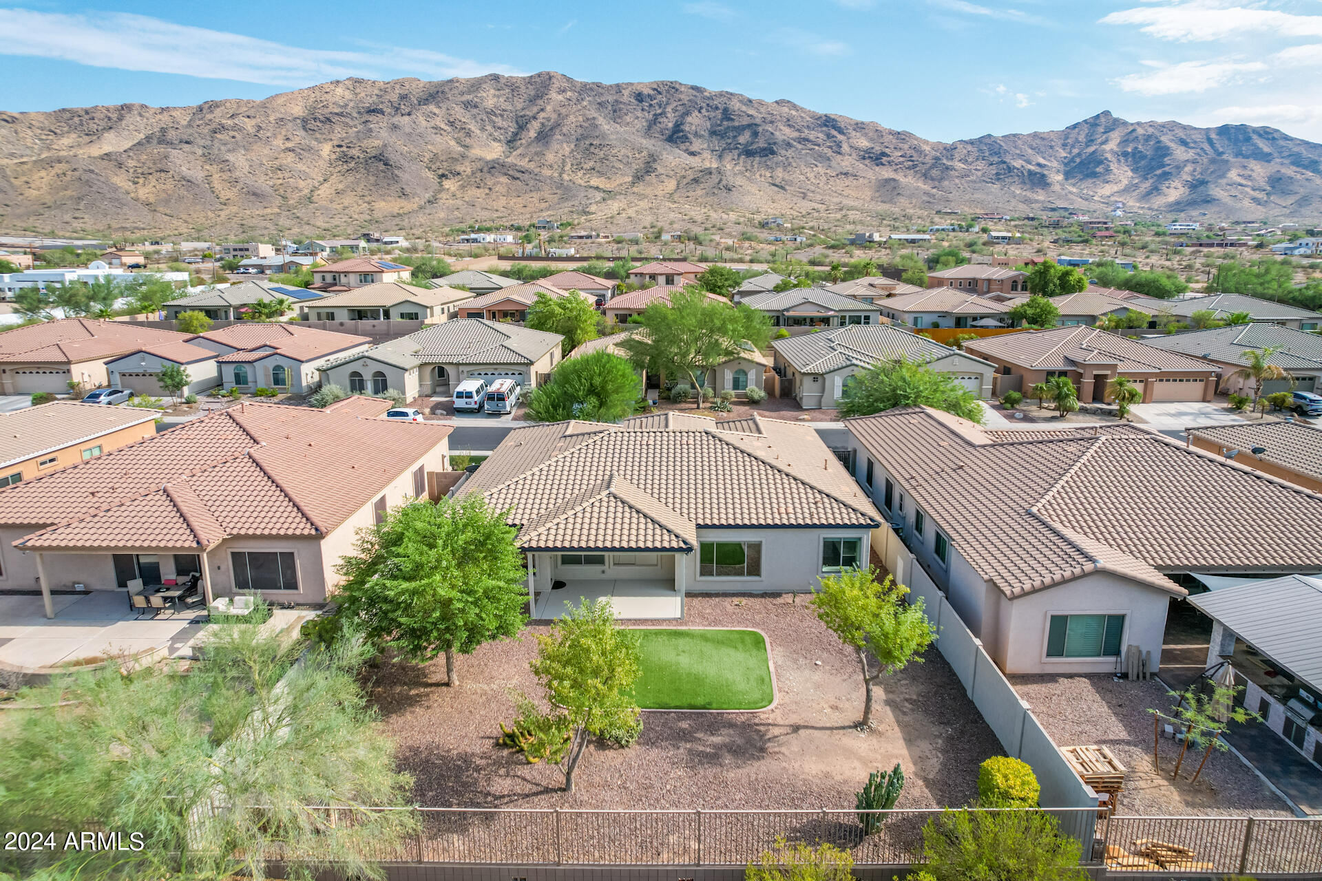 2318 W KACHINA Trail