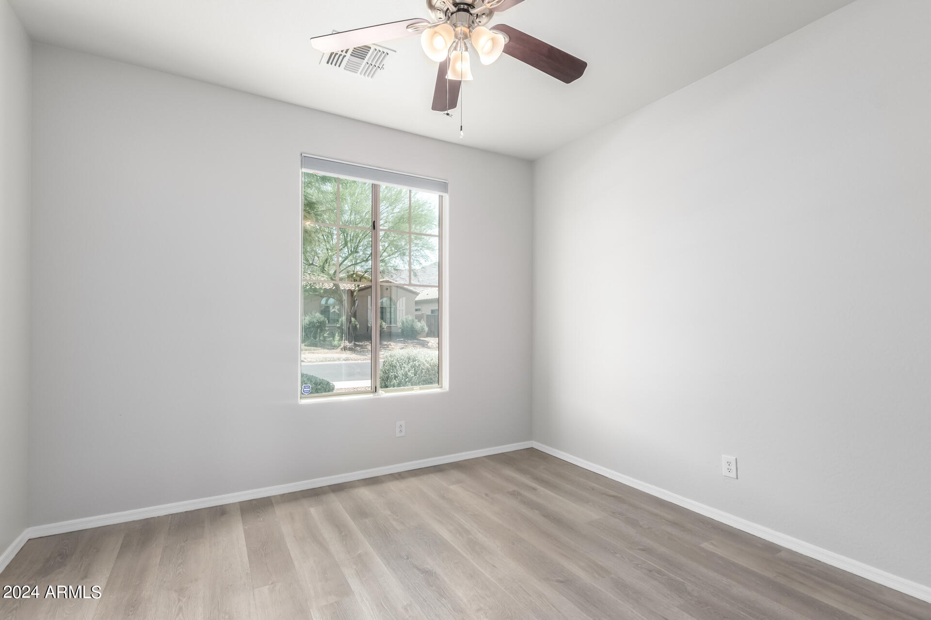 2318 W KACHINA Trail
