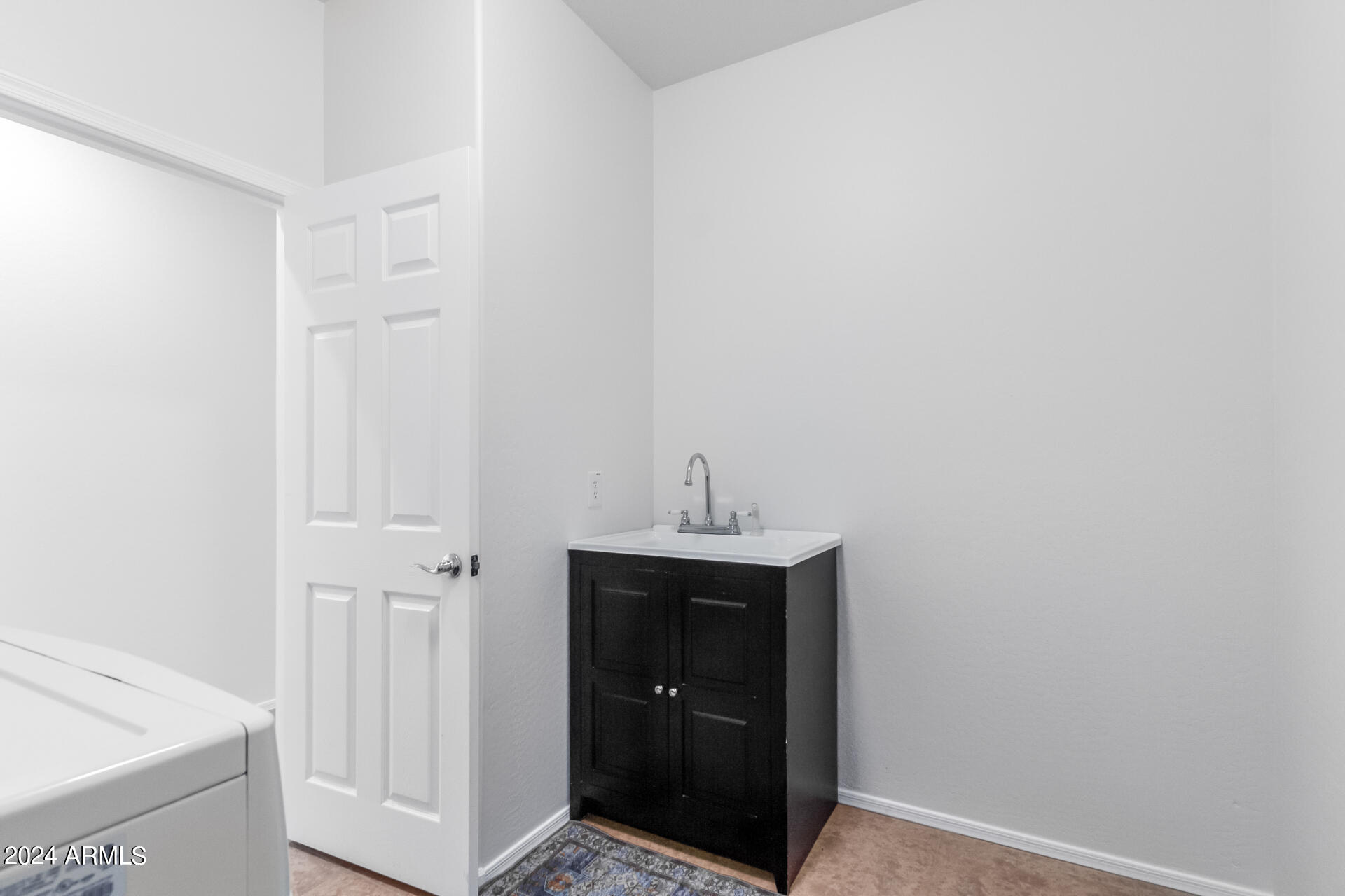 2318 W KACHINA Trail