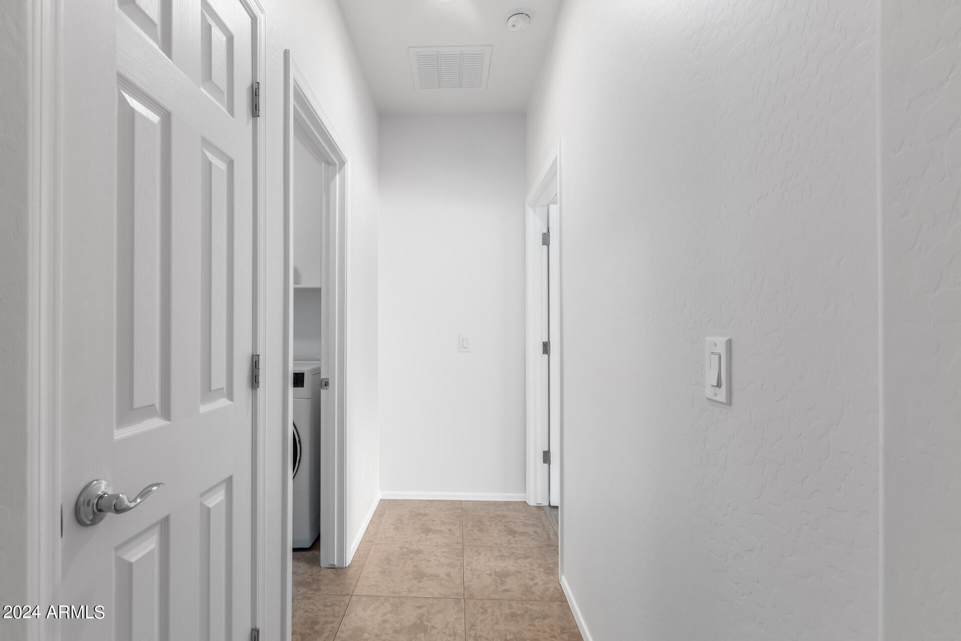 2318 W KACHINA Trail