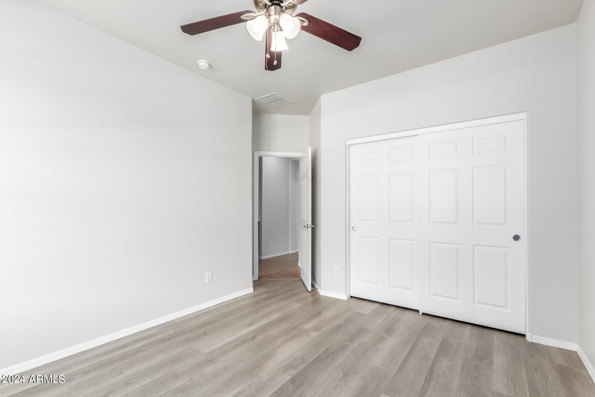 2318 W KACHINA Trail