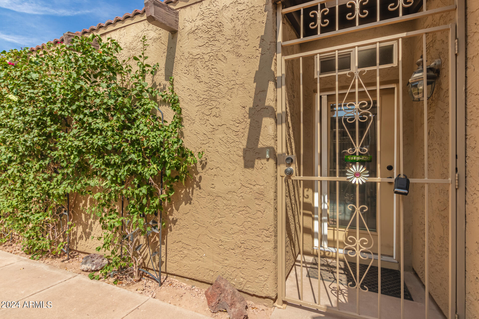 1231 E BLUEBELL Lane