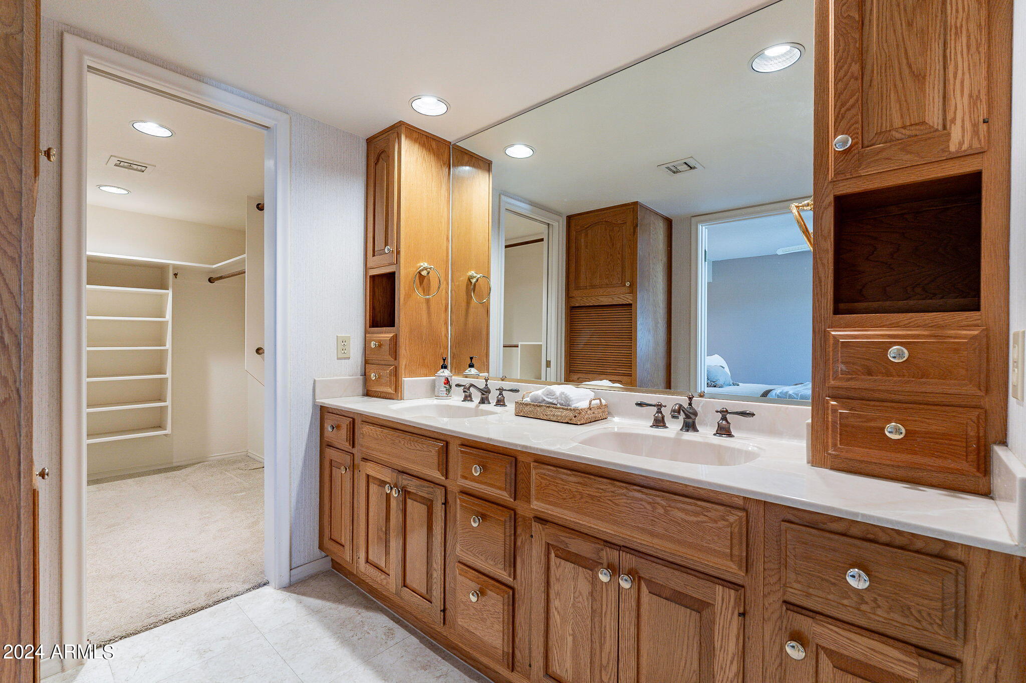560 S 72ND Street