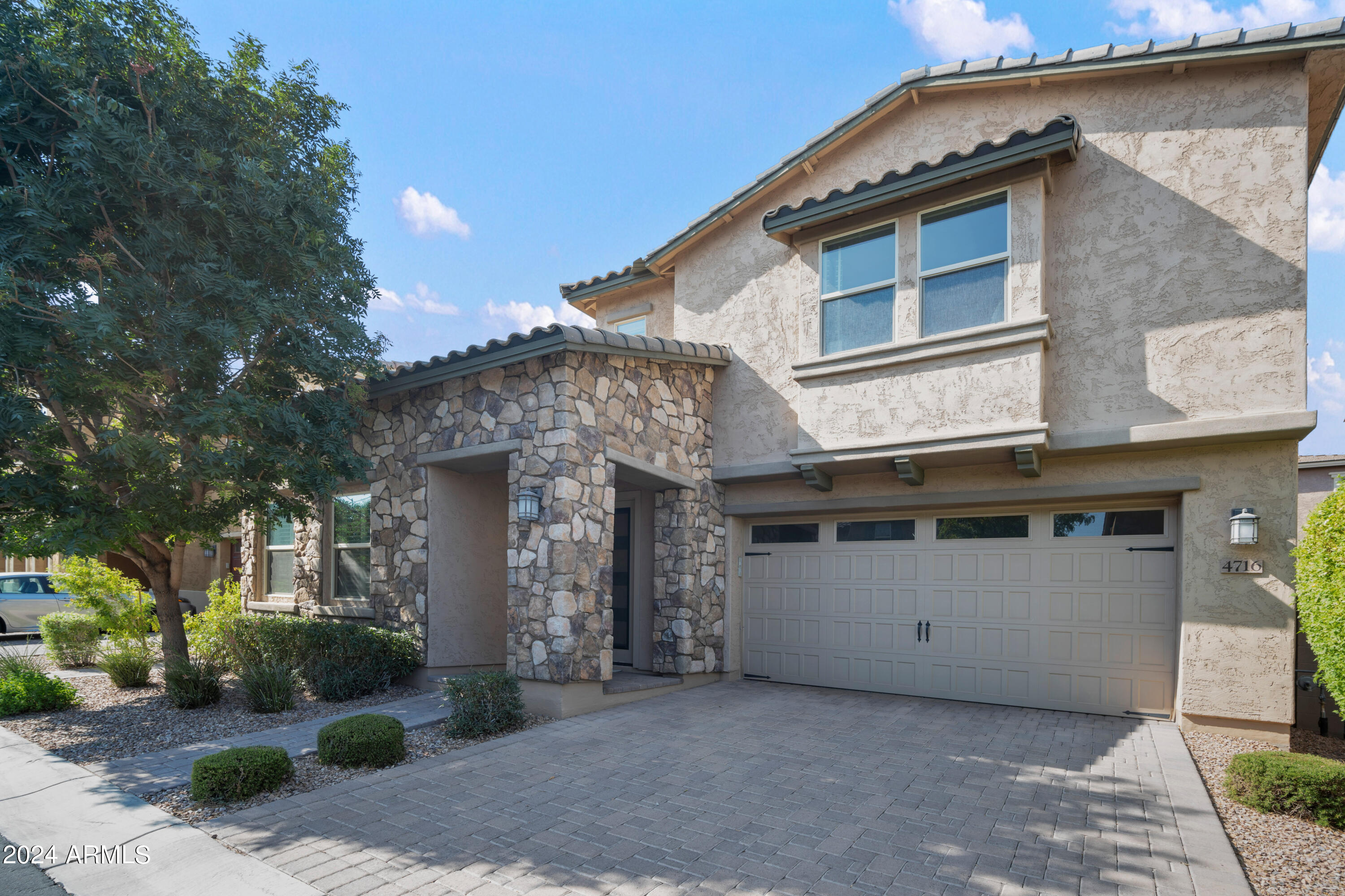 4716 E NOCONA Lane