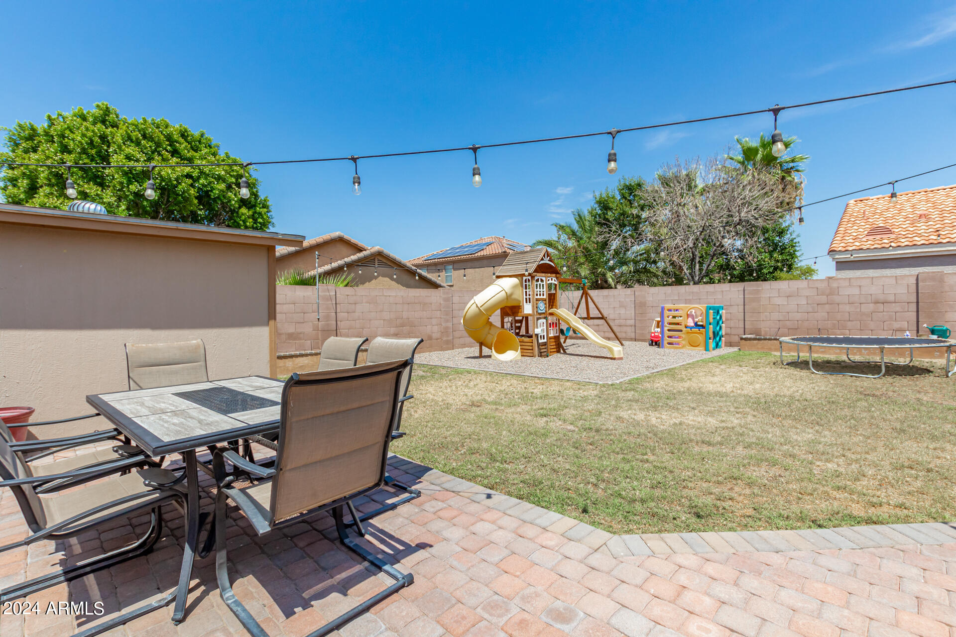 11958 W HOLLY Street