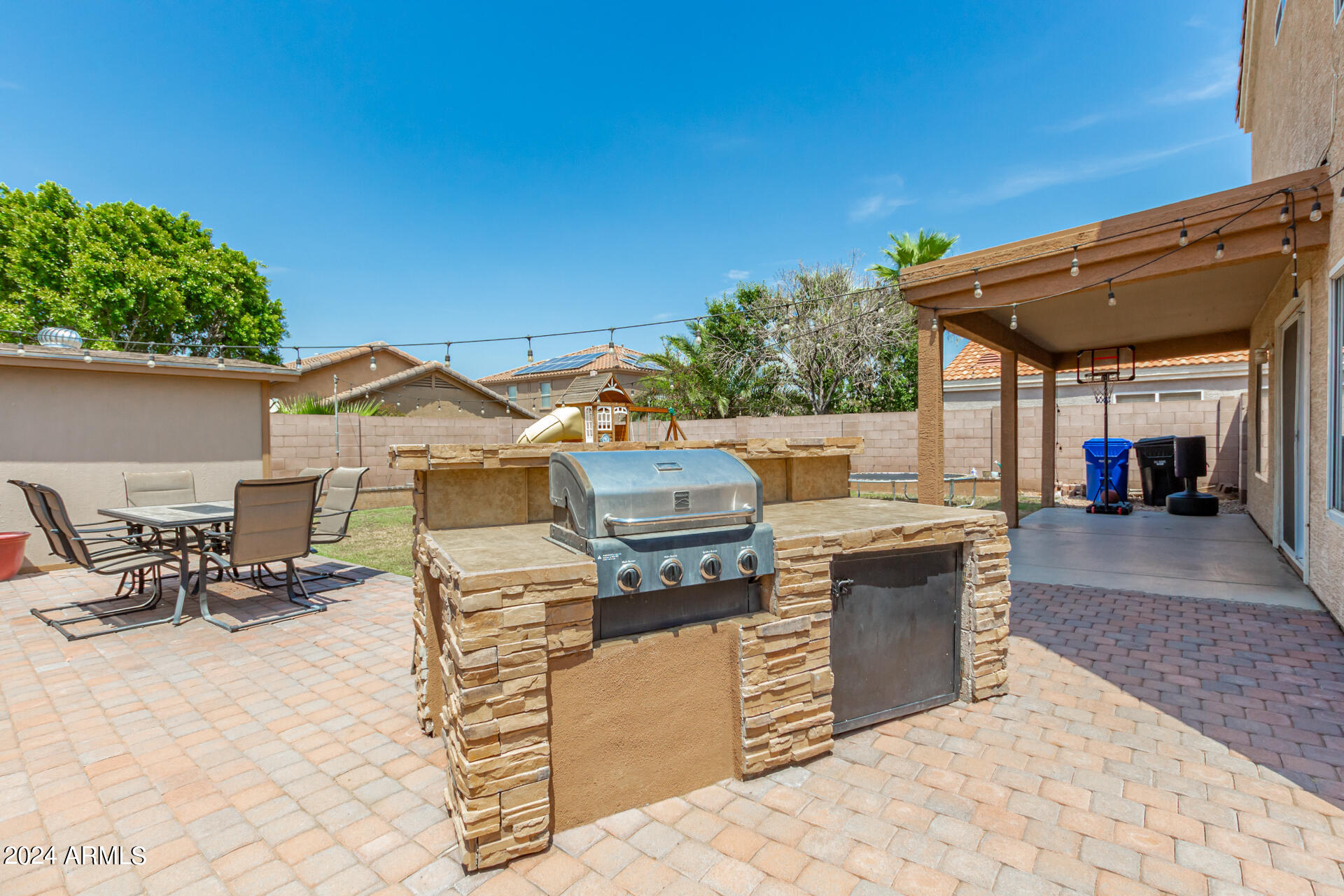 11958 W HOLLY Street