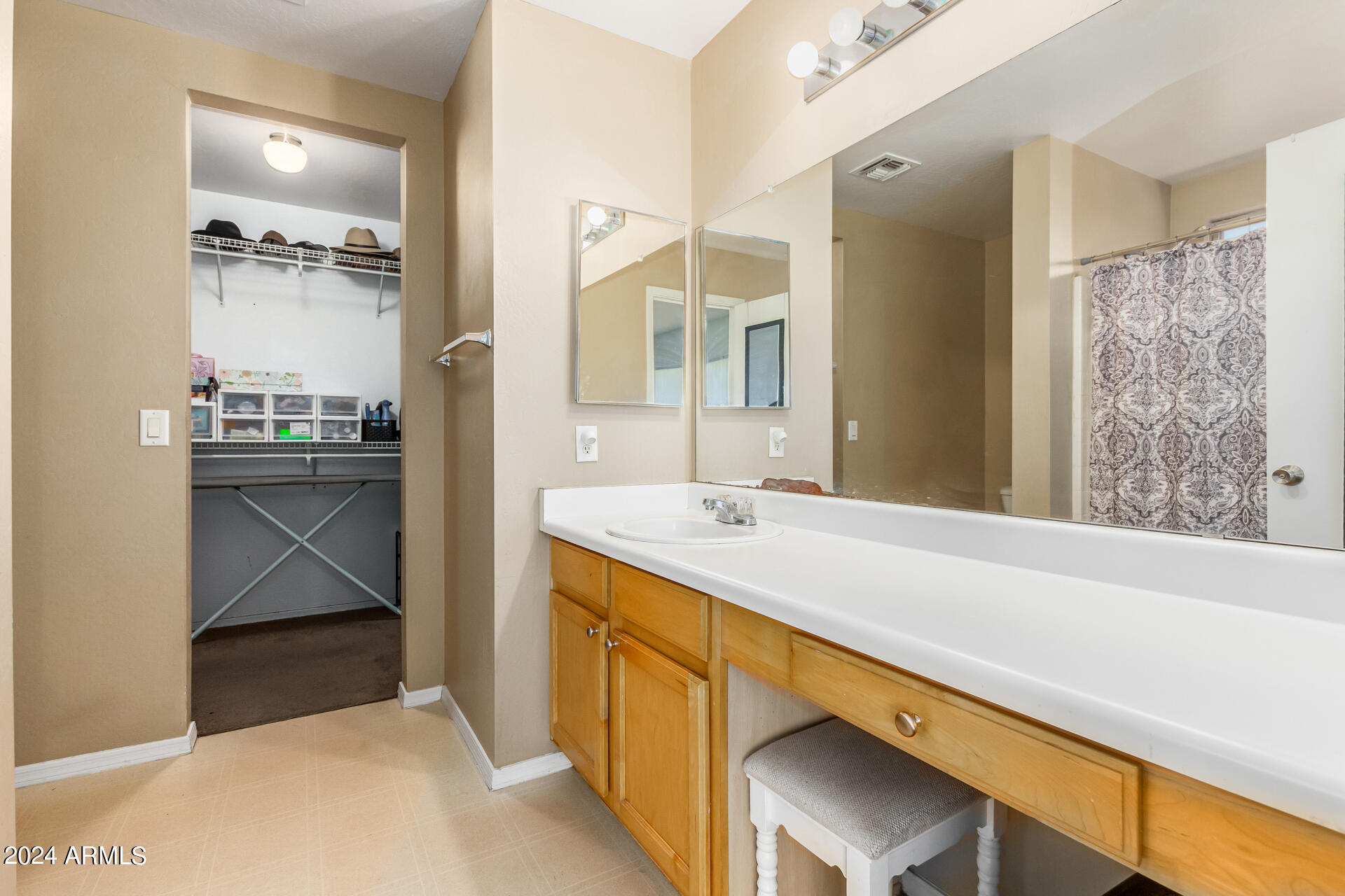 11958 W HOLLY Street