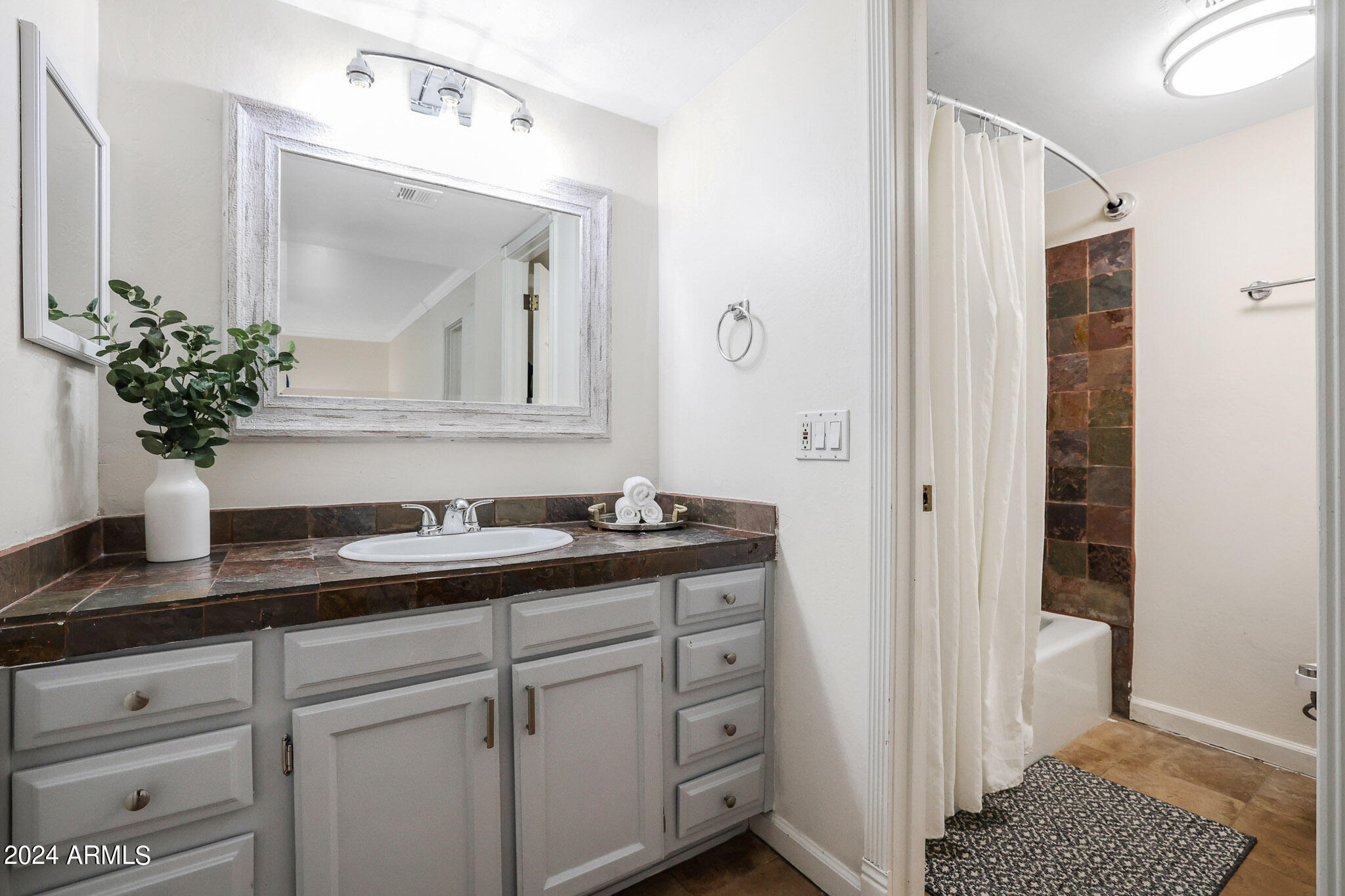 6533 N 7TH Avenue # 26