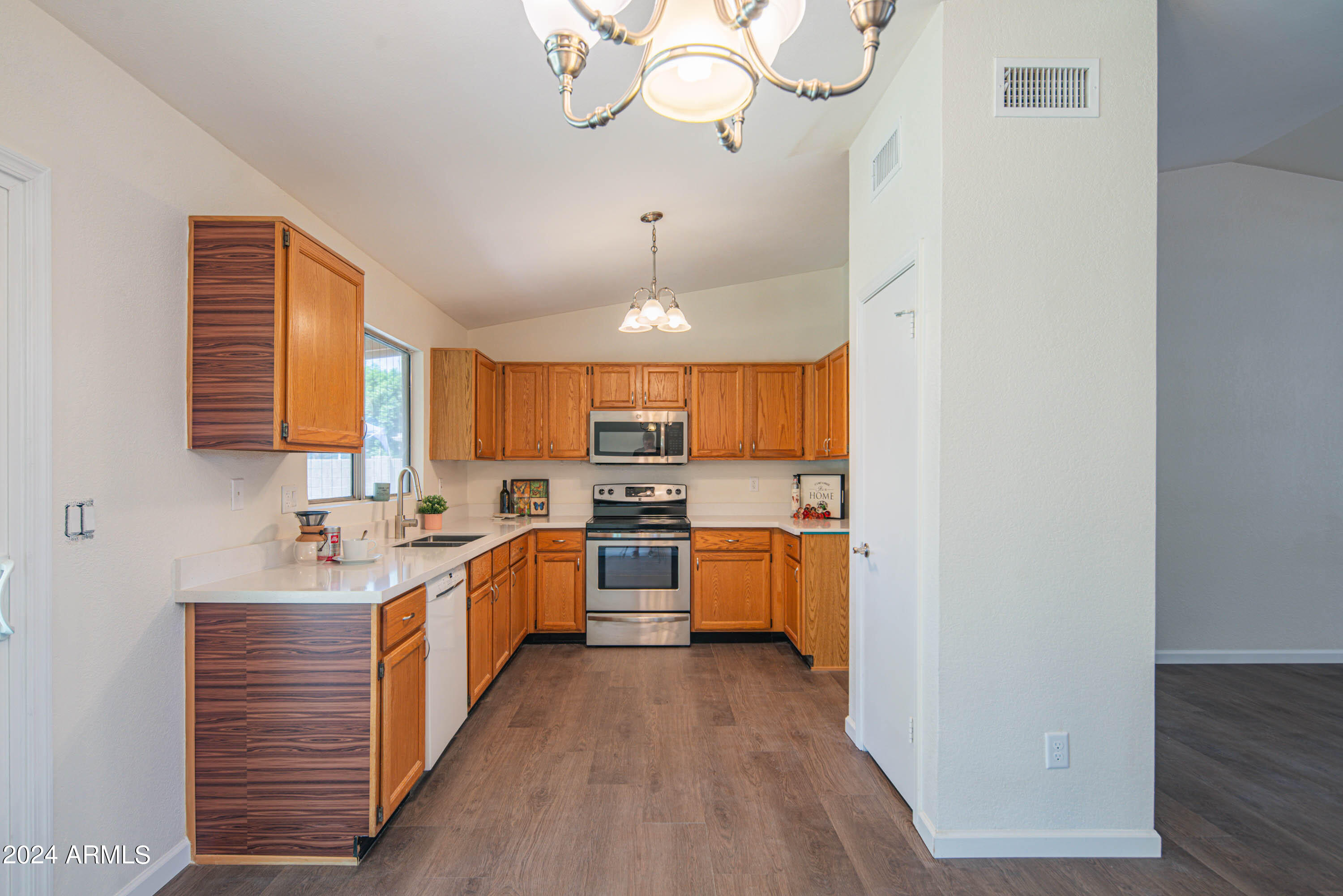 4119 E WESCOTT Drive