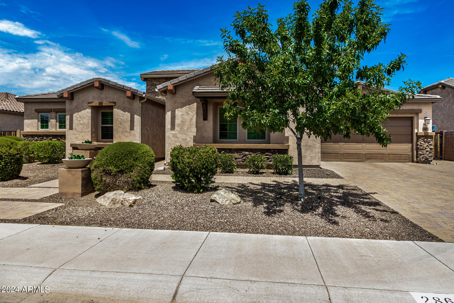 2868 E WILDHORSE Drive