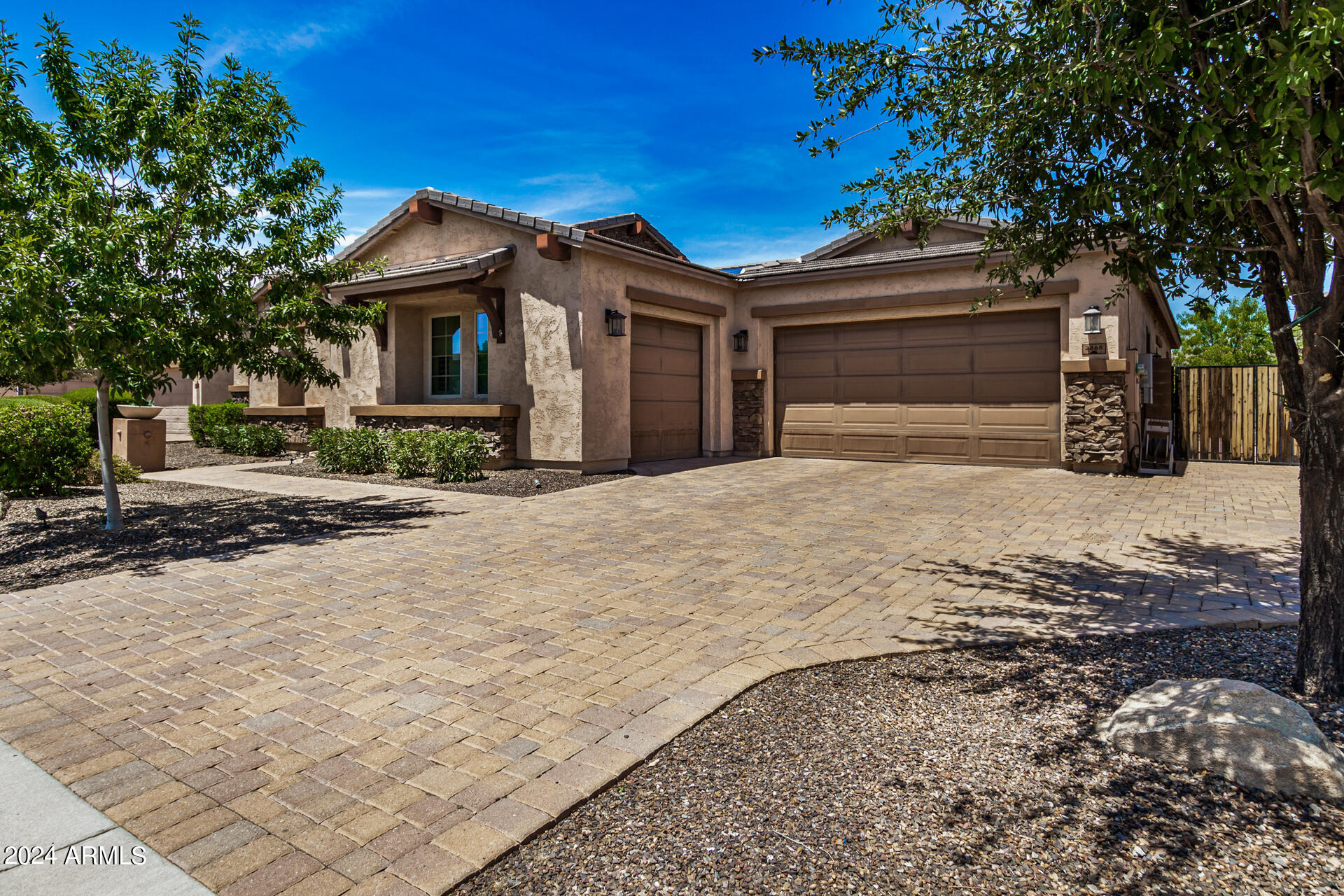 2868 E WILDHORSE Drive