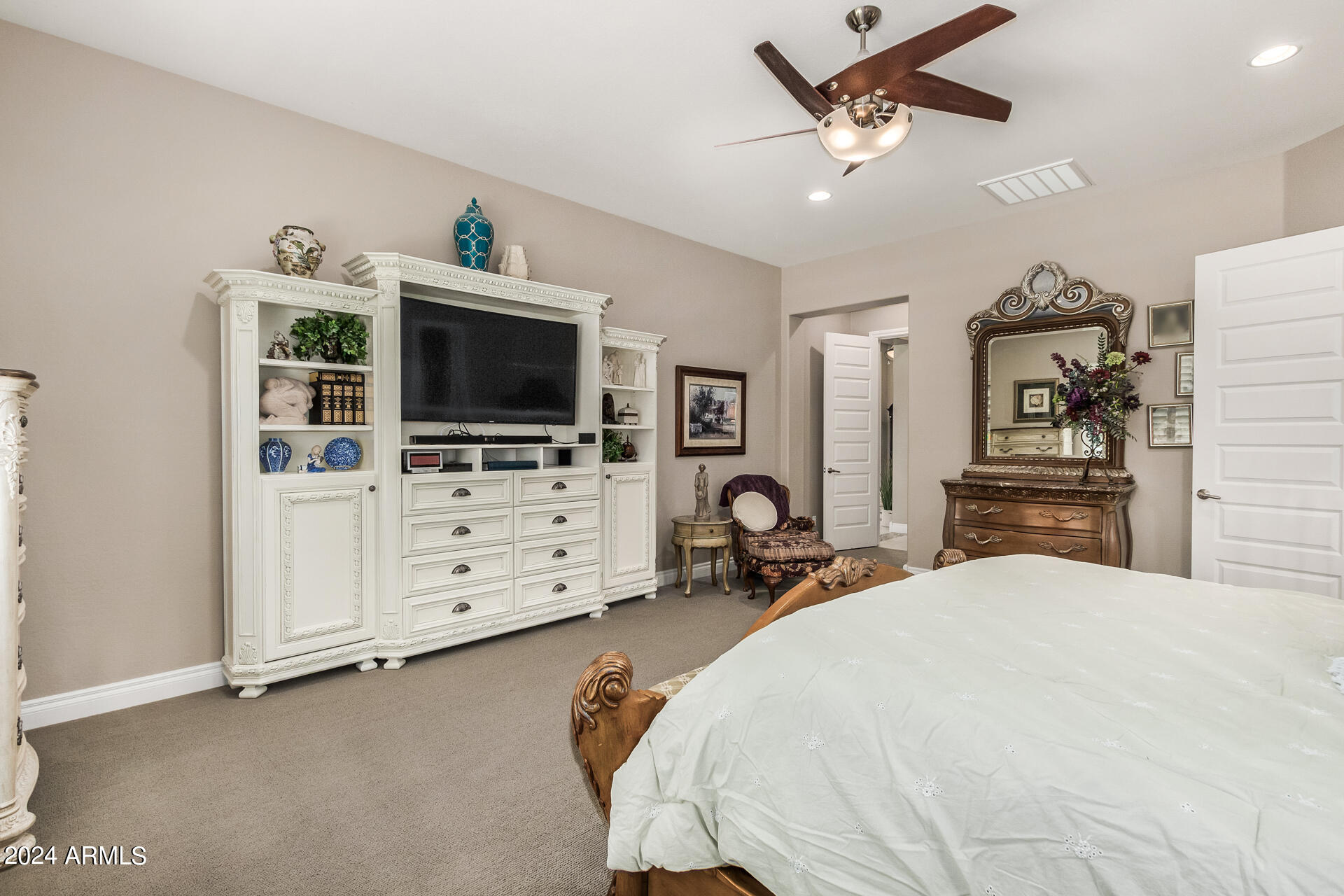 2868 E WILDHORSE Drive