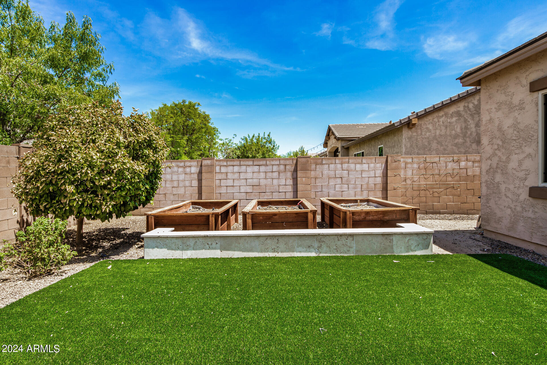 2868 E WILDHORSE Drive