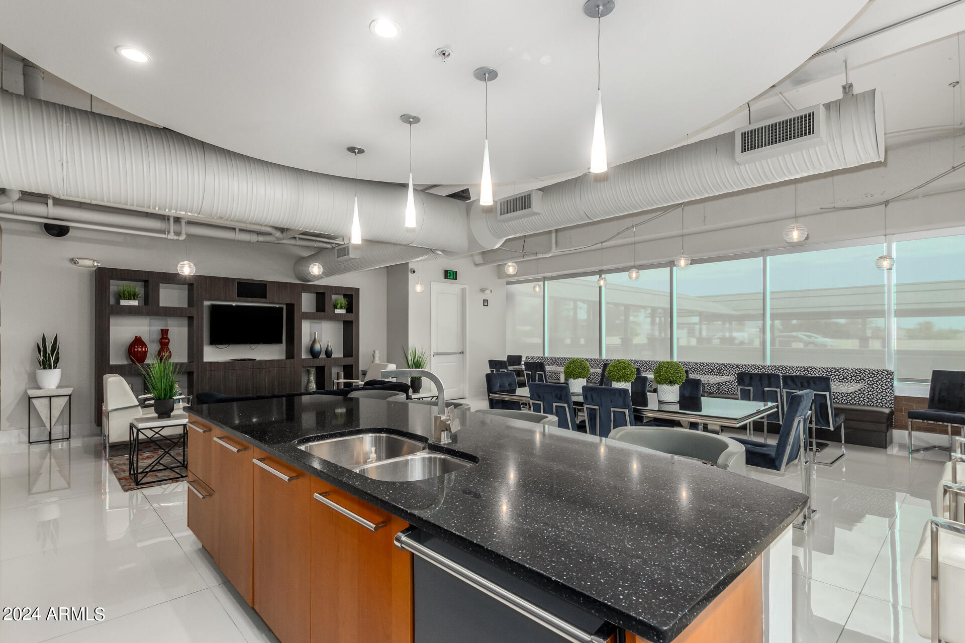 1 E LEXINGTON Avenue # 907