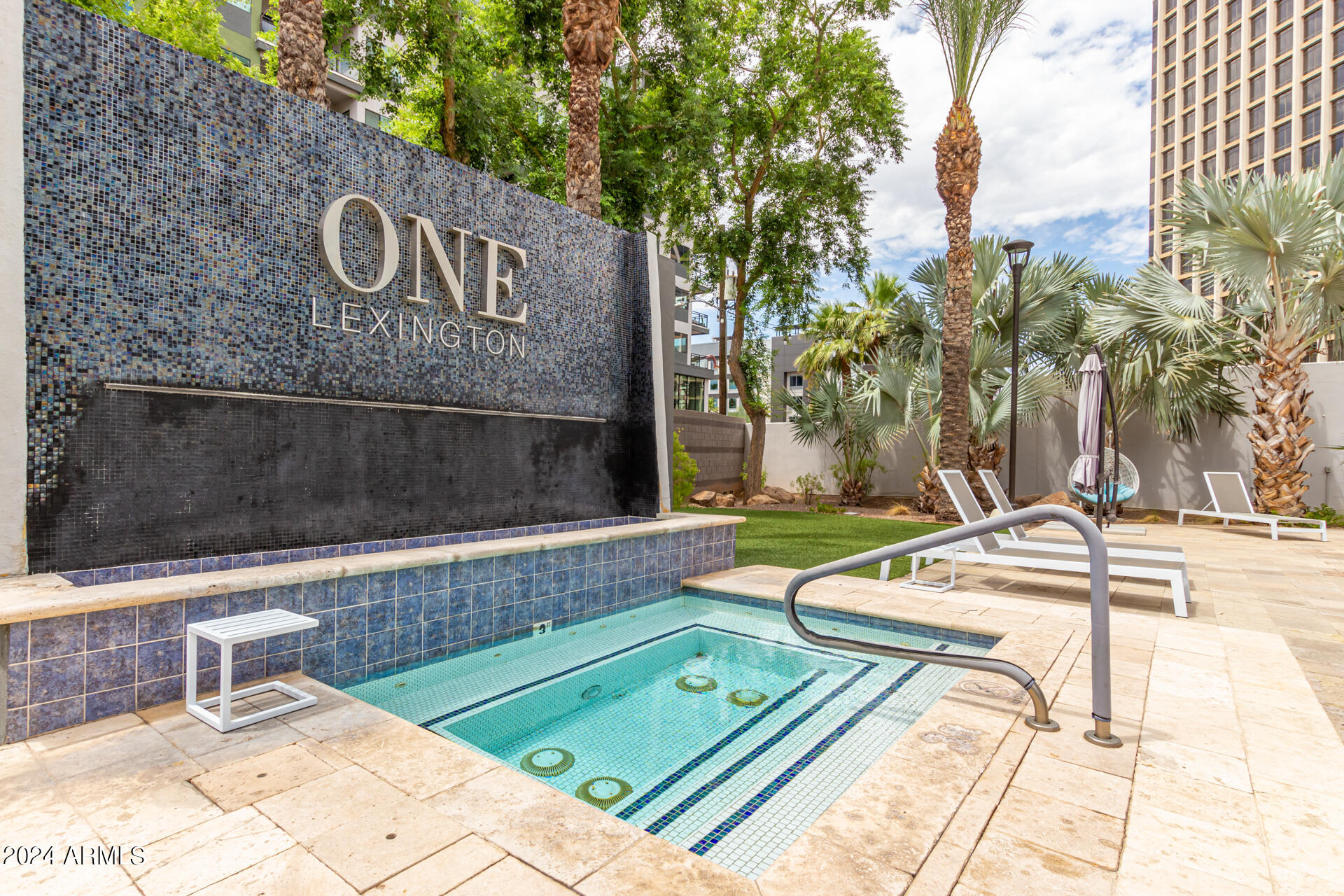 1 E LEXINGTON Avenue # 907