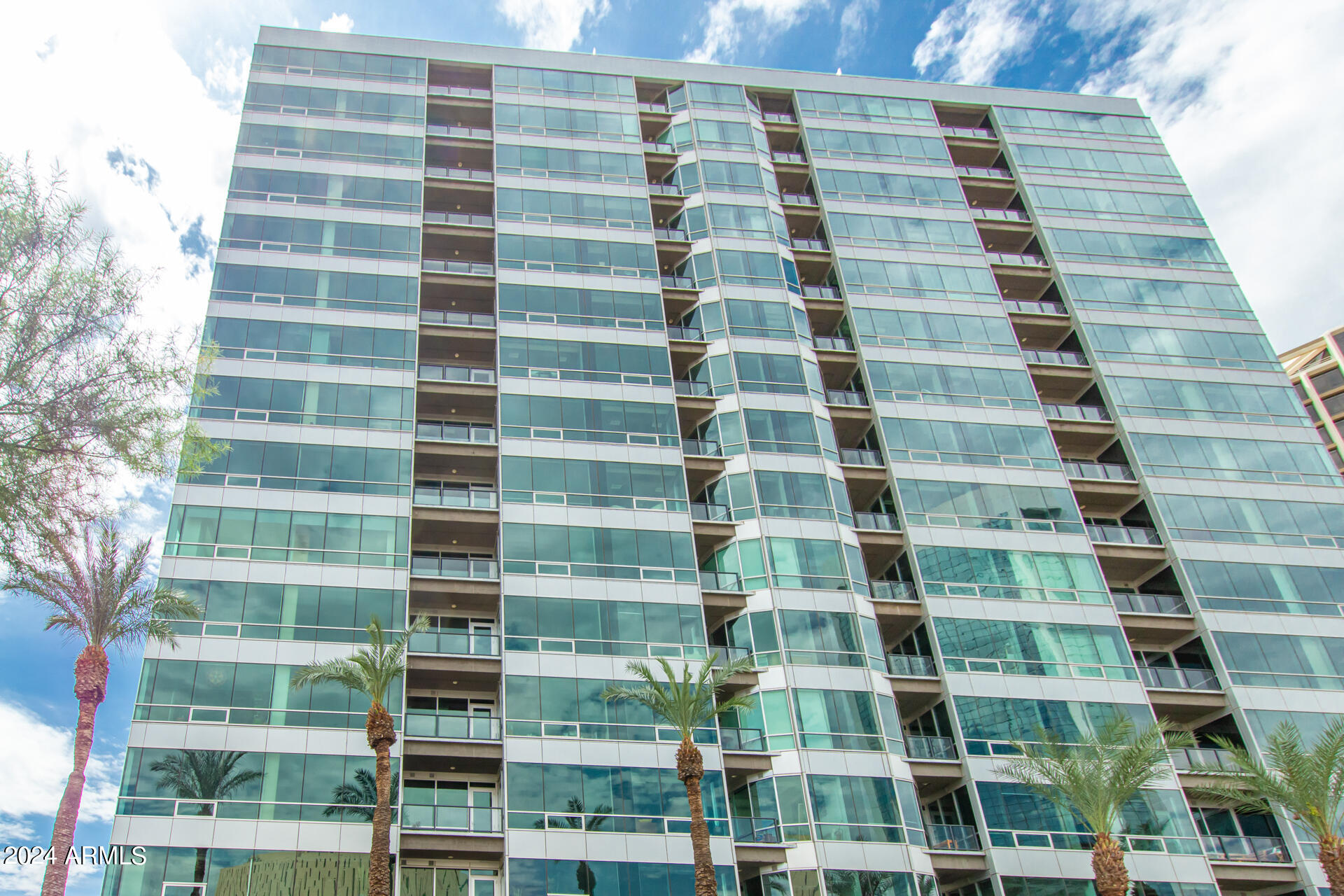 1 E LEXINGTON Avenue # 907