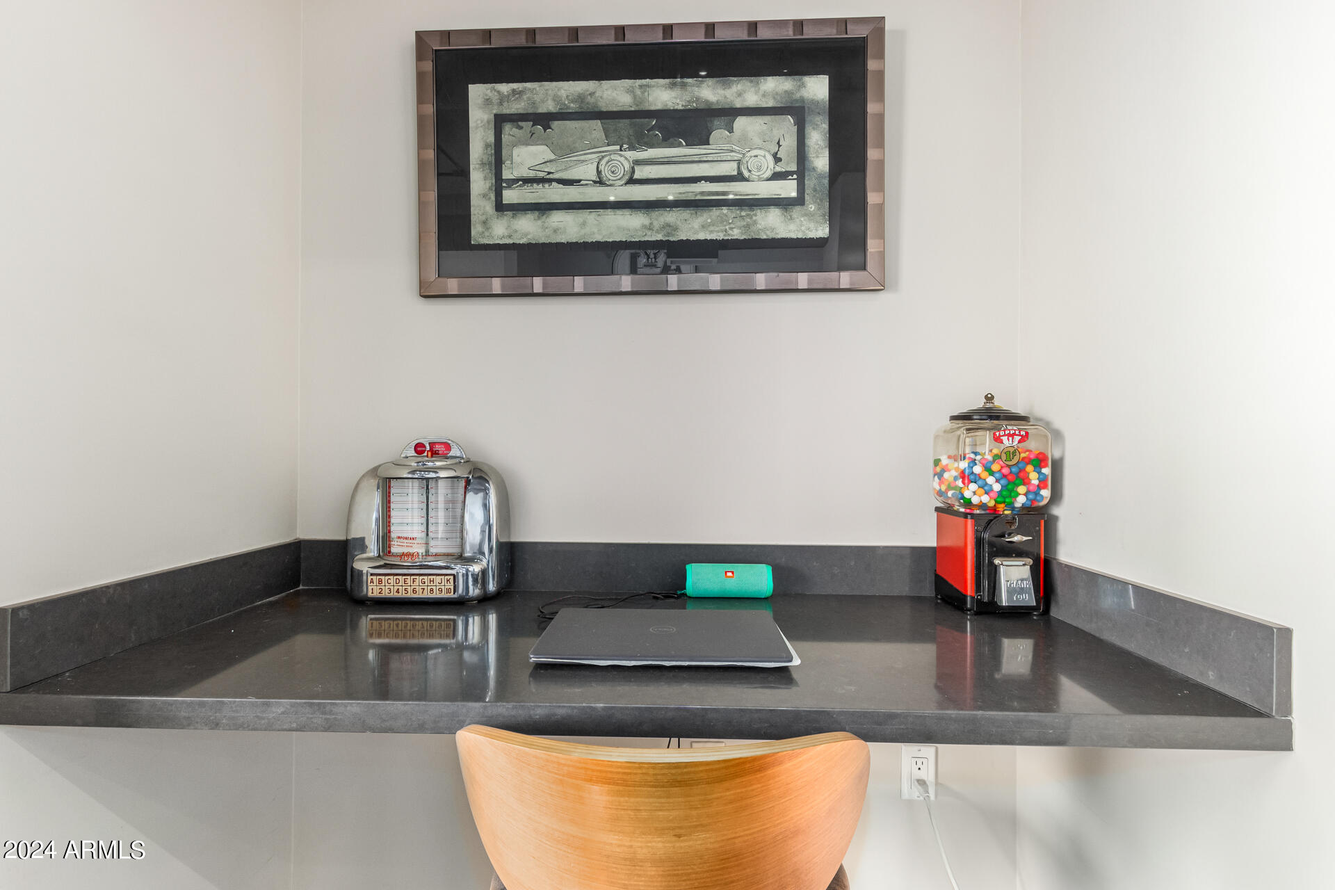 1 E LEXINGTON Avenue # 907