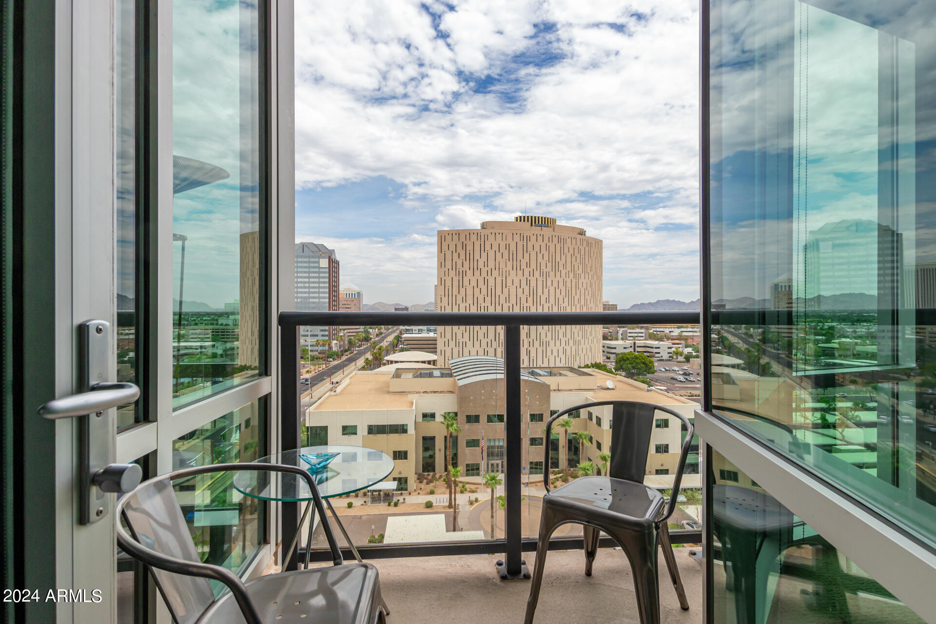 1 E LEXINGTON Avenue # 907