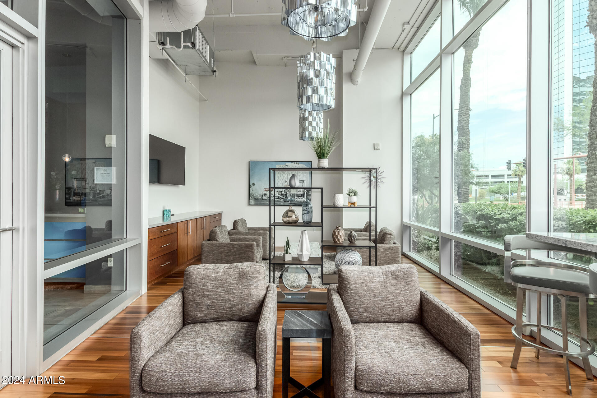 1 E LEXINGTON Avenue # 907