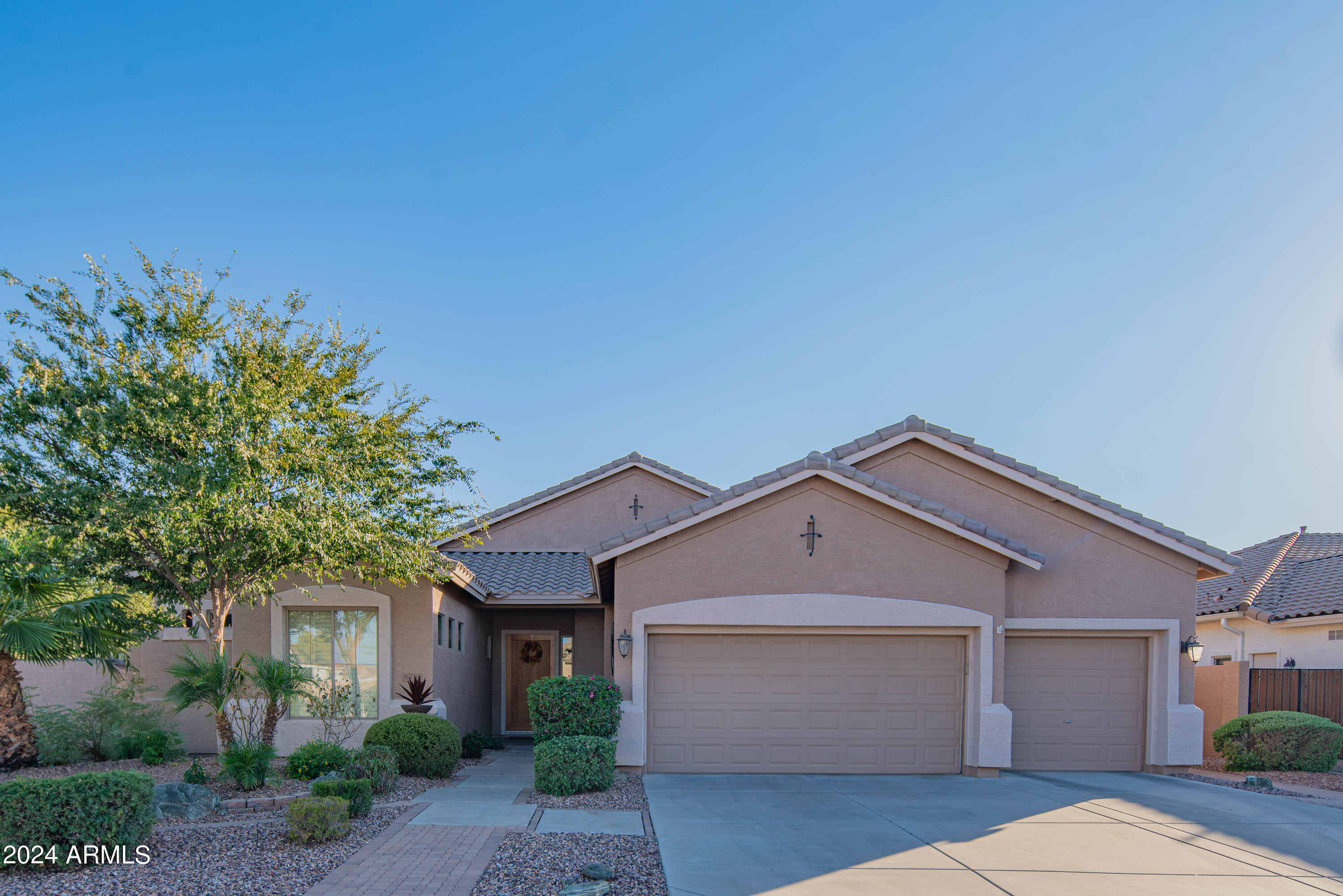 6738 S RACHAEL Way