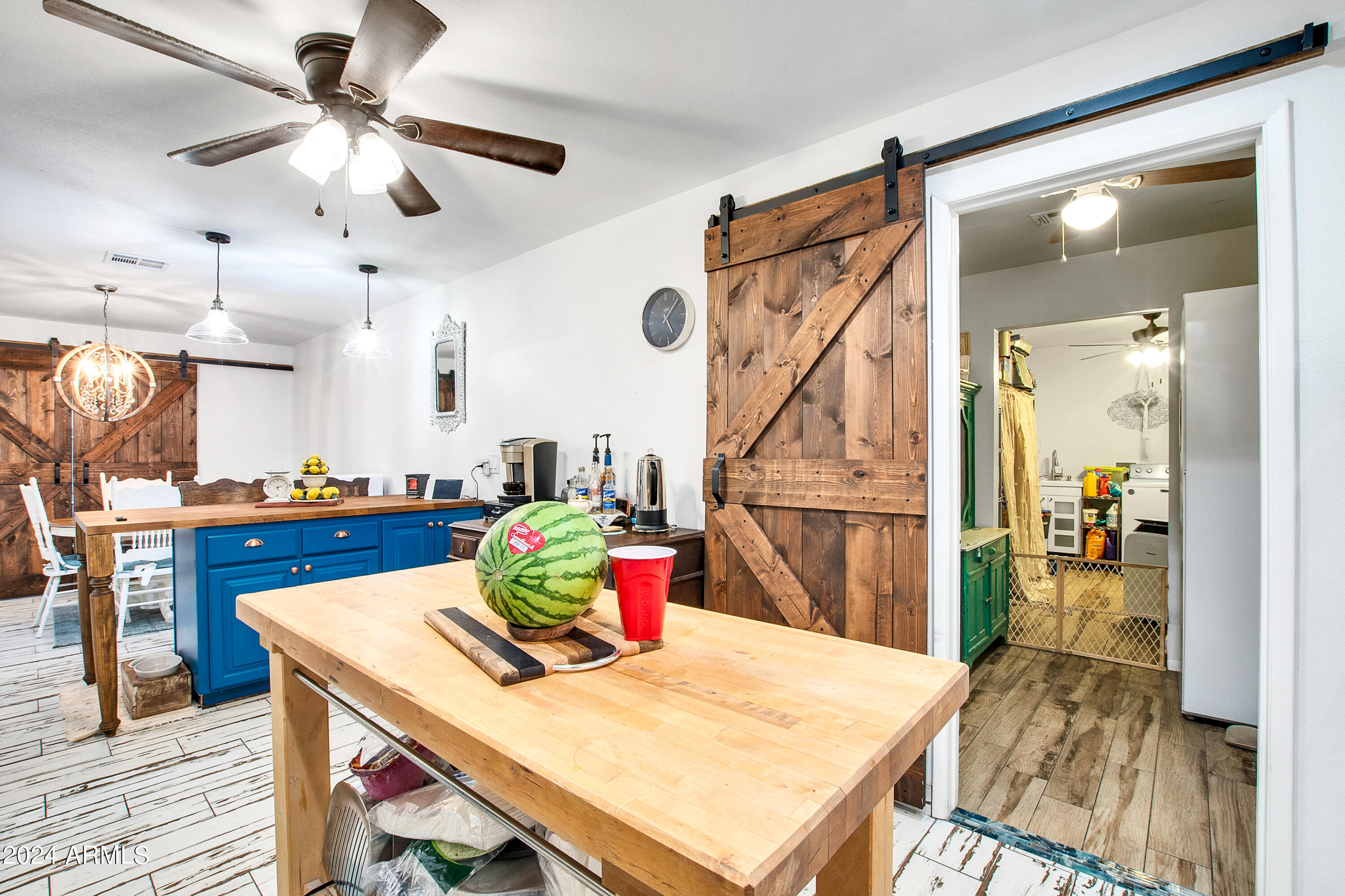 1618 E GREENWAY Street