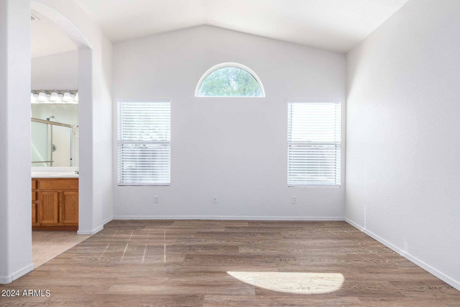2109 E DANBURY Road