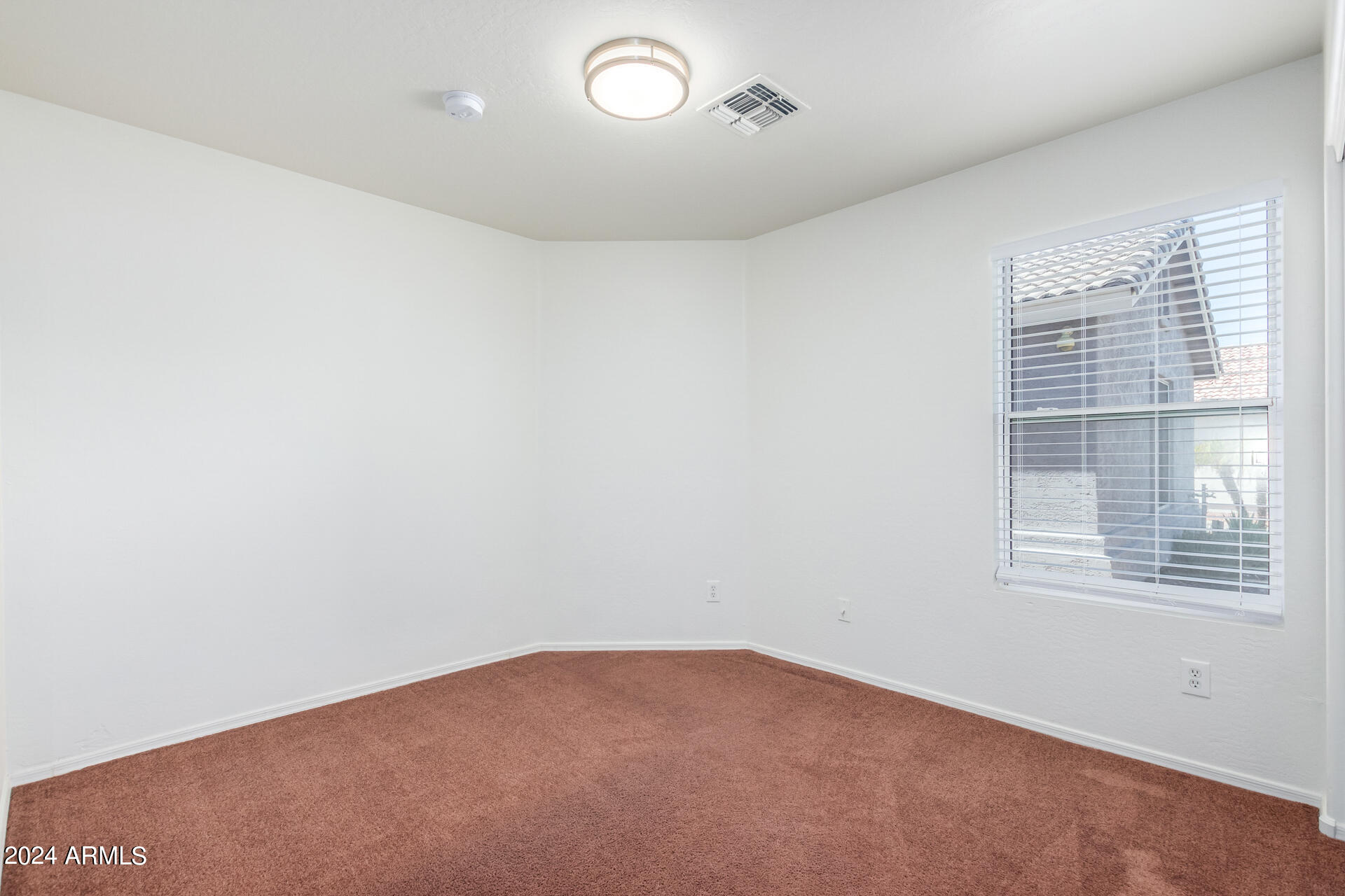 2109 E DANBURY Road