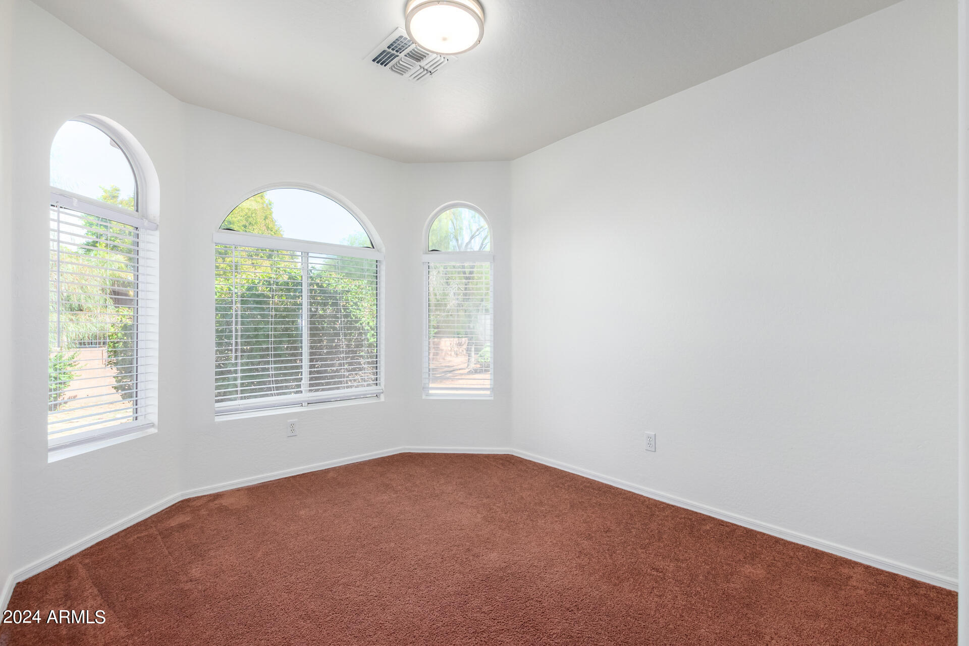 2109 E DANBURY Road