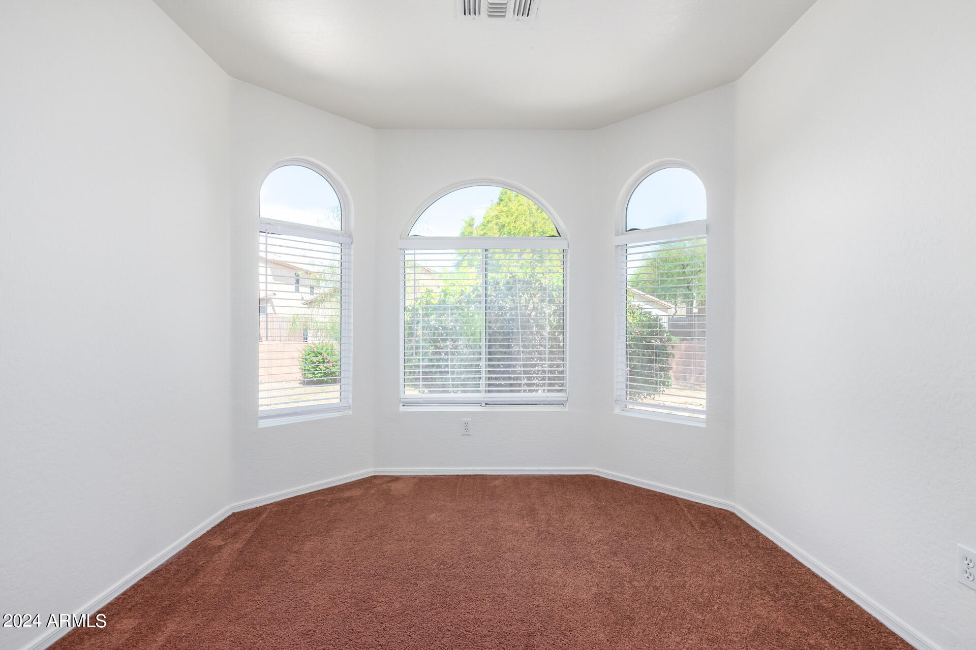 2109 E DANBURY Road