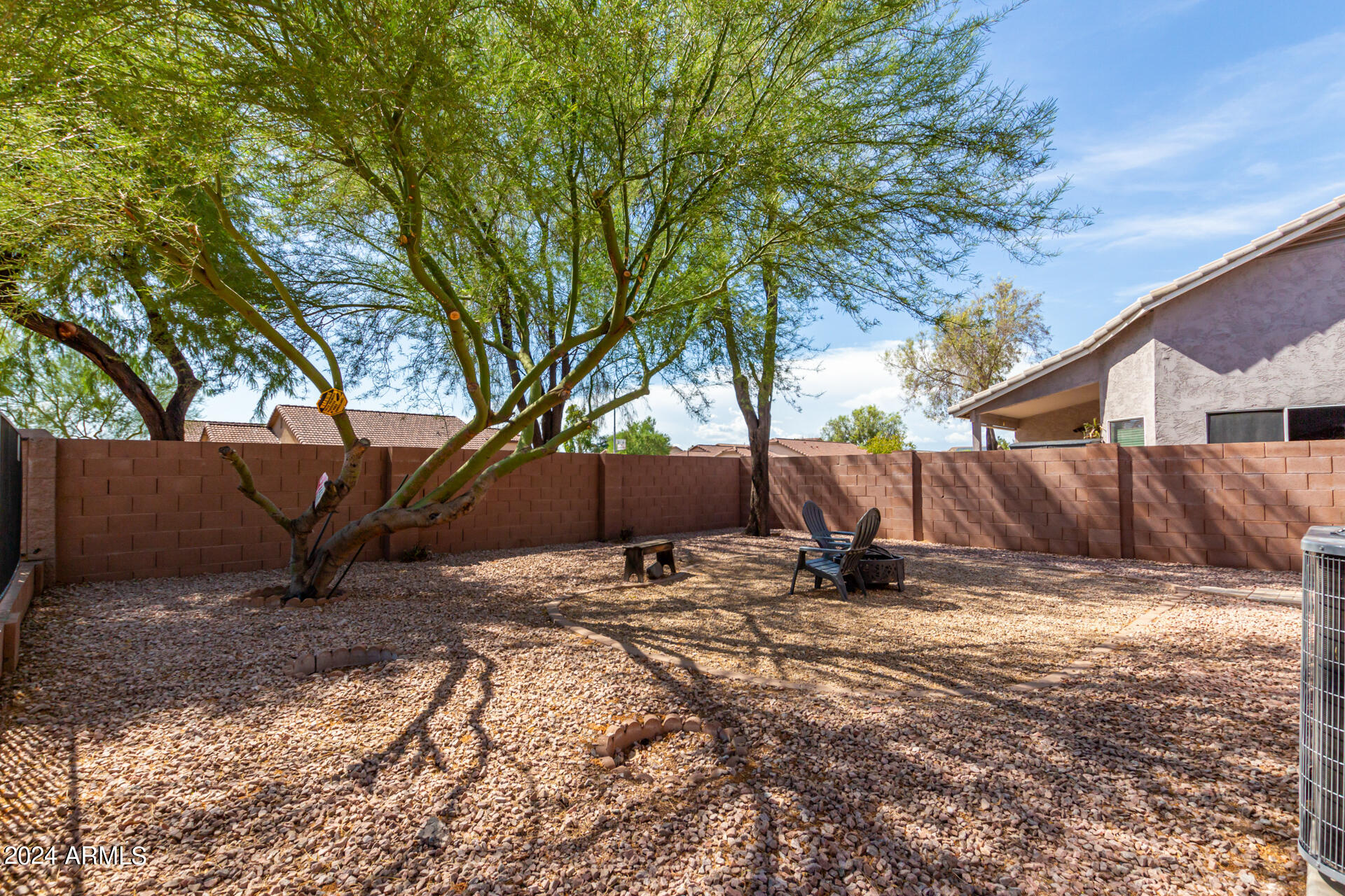 2109 E DANBURY Road