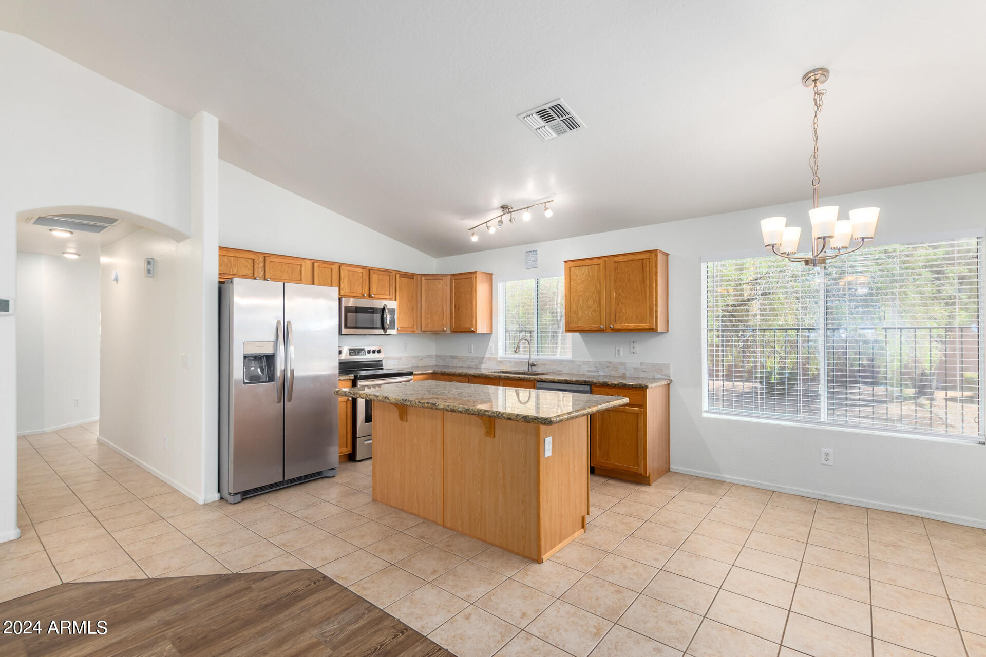 2109 E DANBURY Road