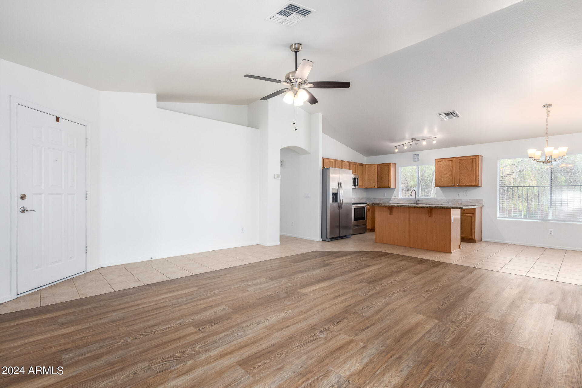 2109 E DANBURY Road