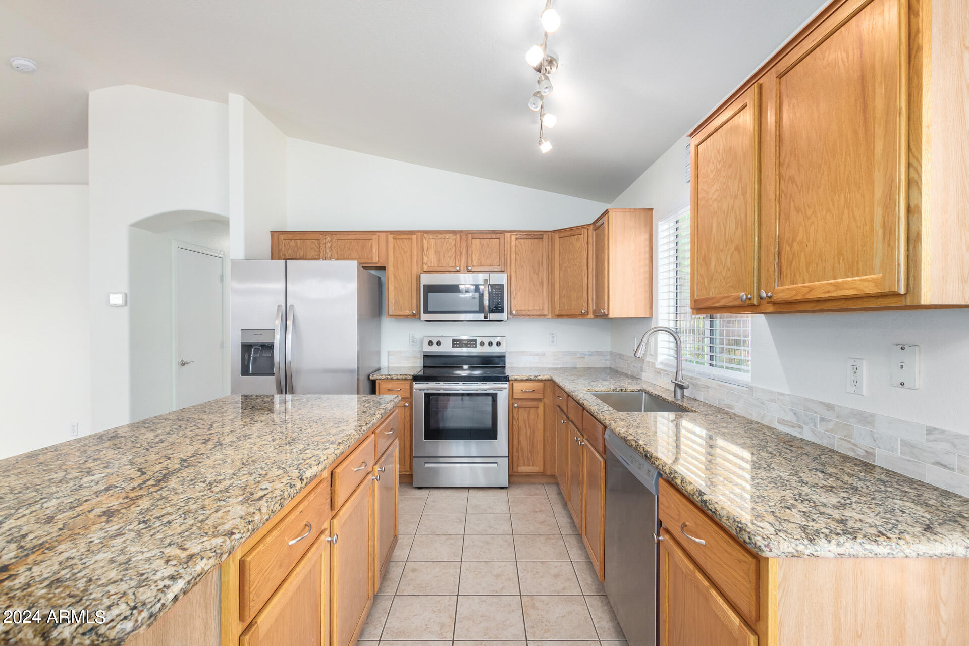 2109 E DANBURY Road