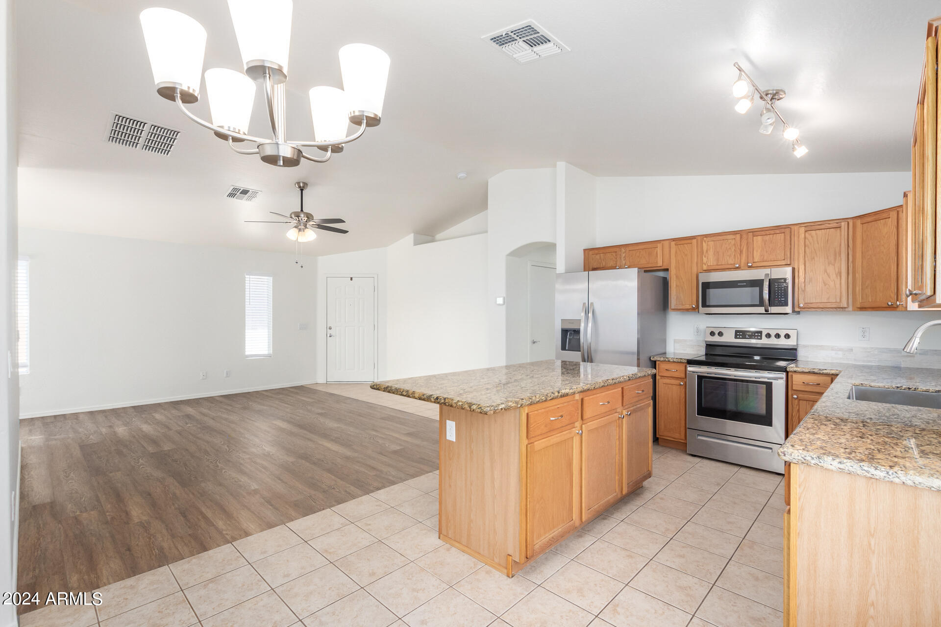 2109 E DANBURY Road