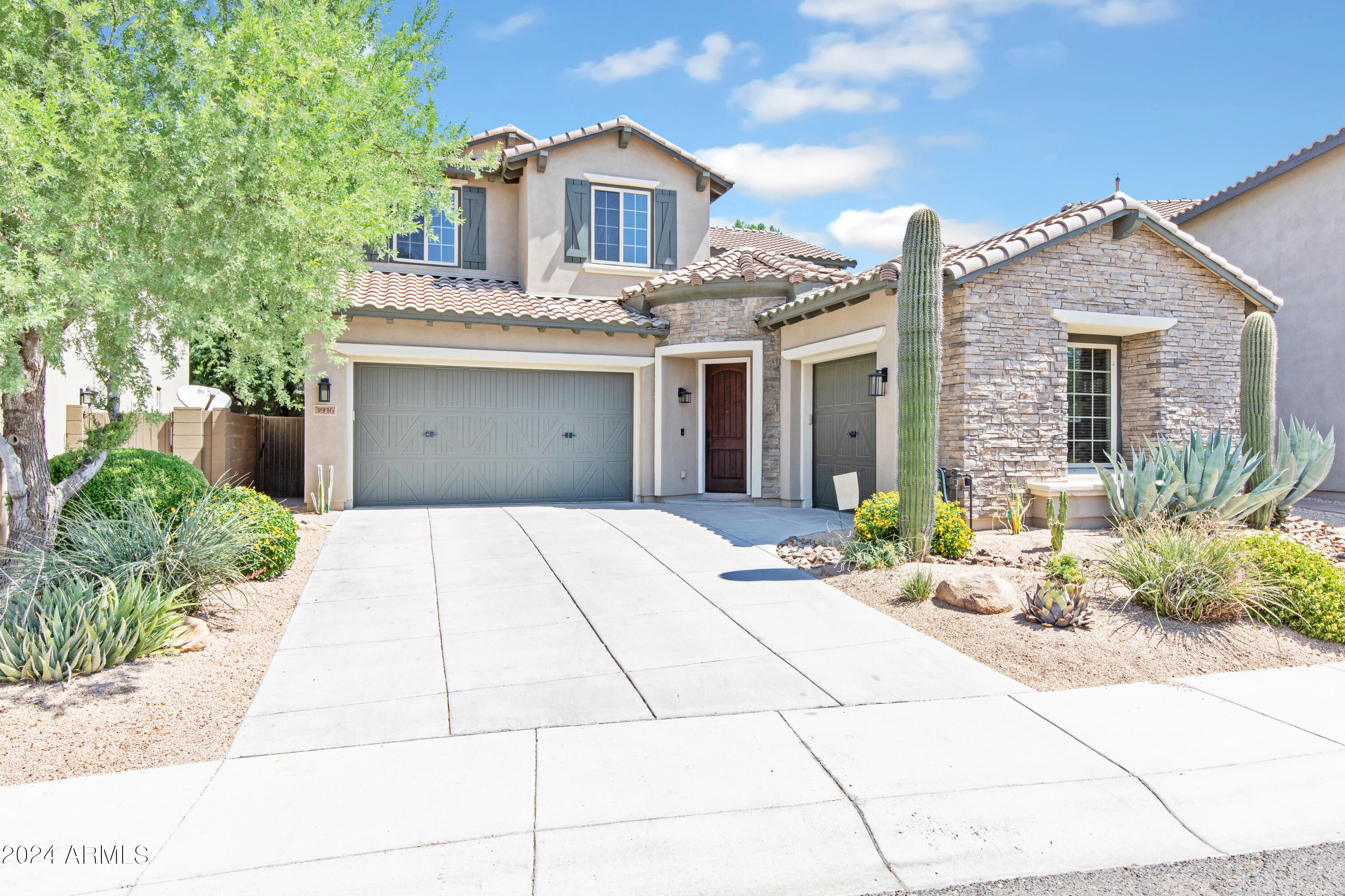 3916 E COVEY Lane
