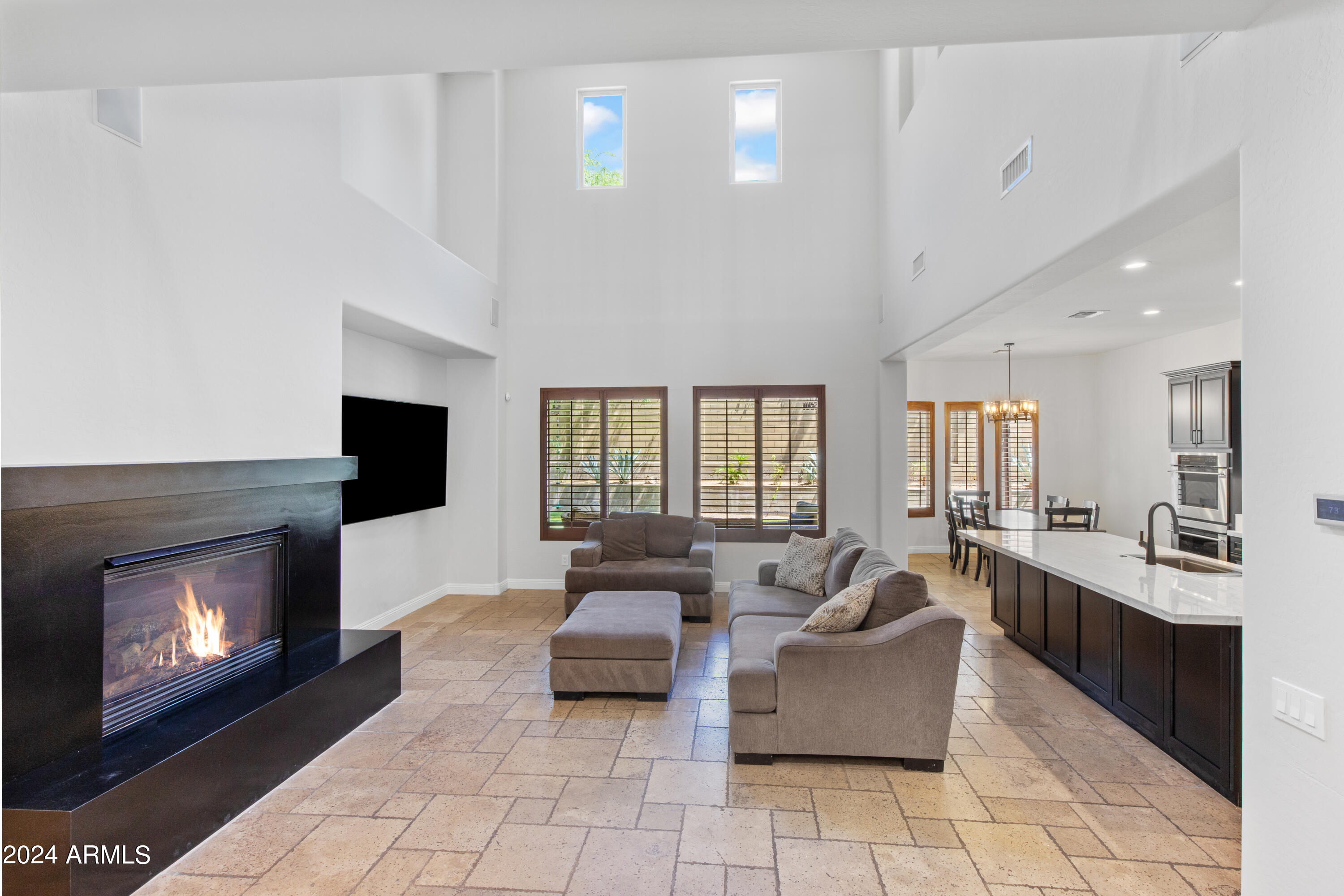 3916 E COVEY Lane